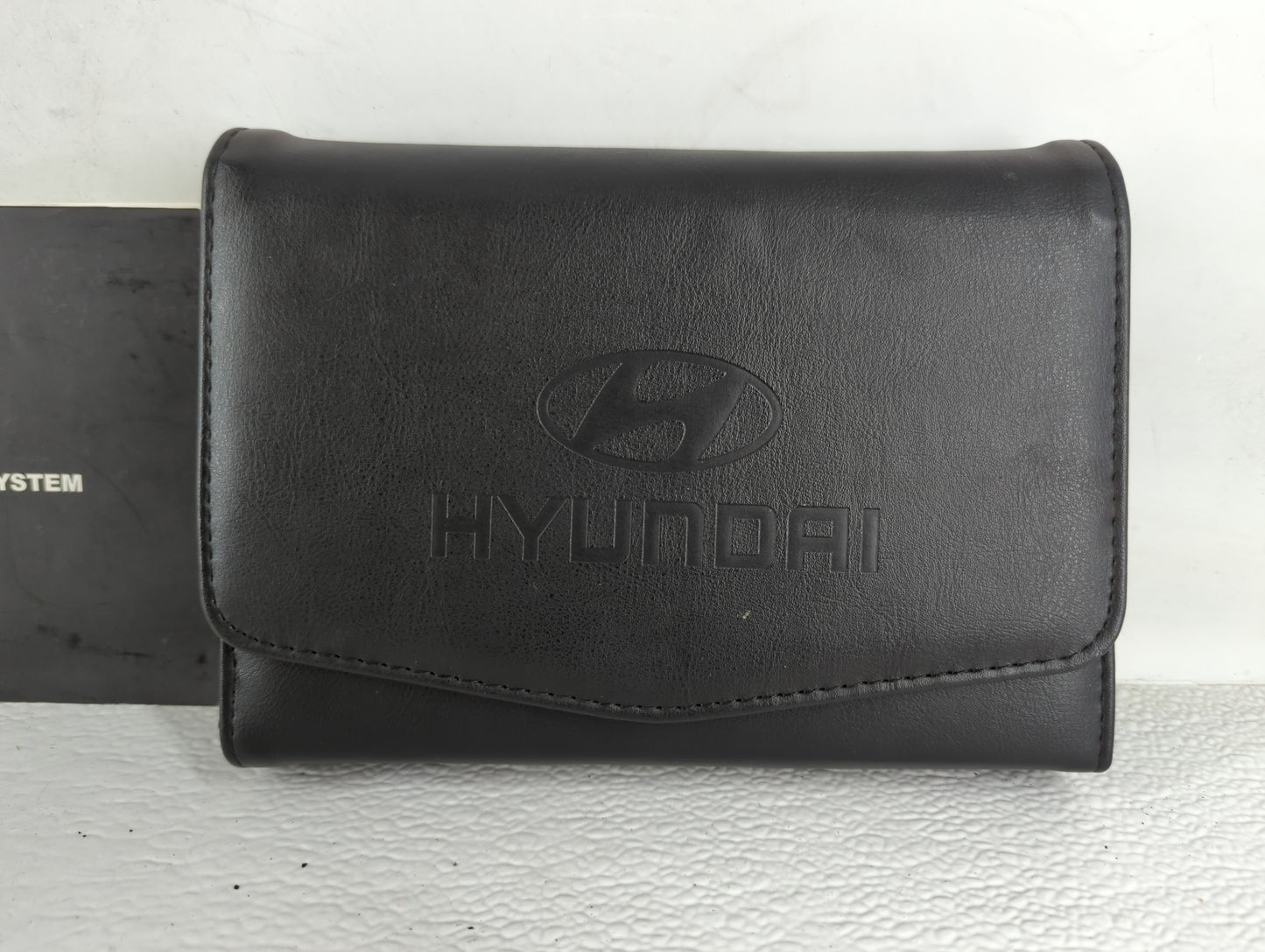 2011 Hyundai Genesis Owners Manual Book Guide P/N:A3M0-EU09E OEM Used Auto Parts - Oemusedautoparts1.com