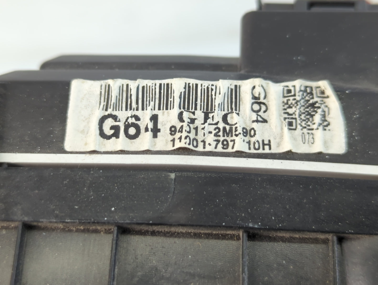 2011-2012 Hyundai Genesis Instrument Cluster Speedometer Gauges P/N:94011-2M590 Fits Fits 2011 2012 OEM Used Auto Parts - Oe