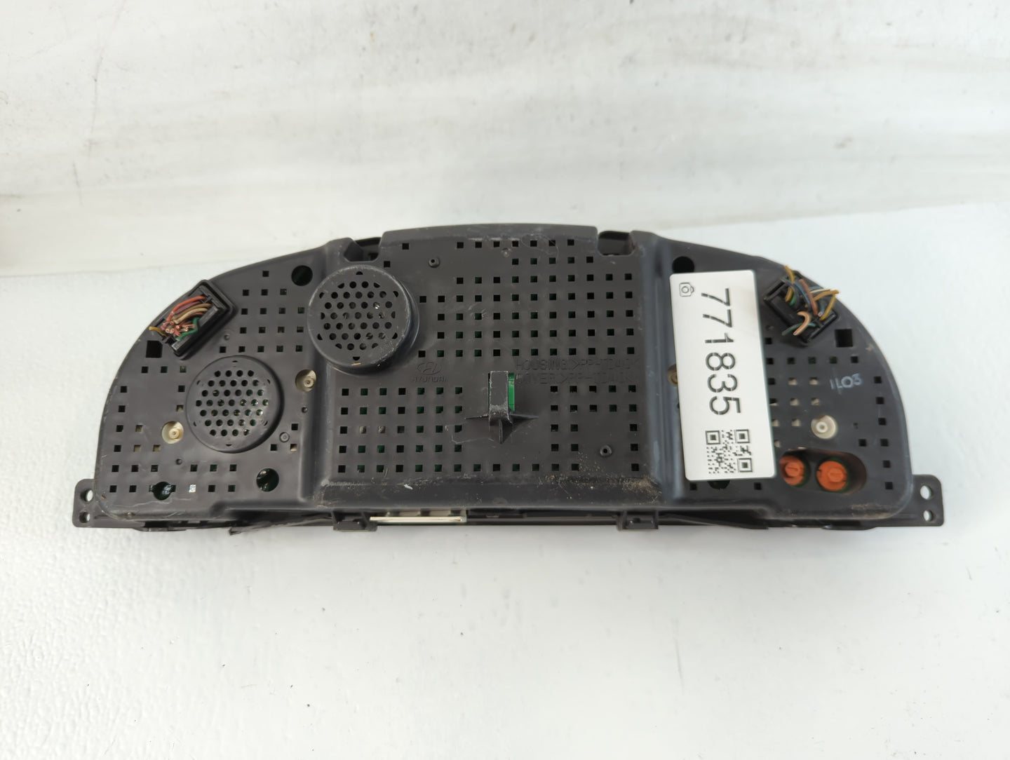 2011-2012 Hyundai Genesis Instrument Cluster Speedometer Gauges P/N:94011-2M590 Fits Fits 2011 2012 OEM Used Auto Parts - Oe