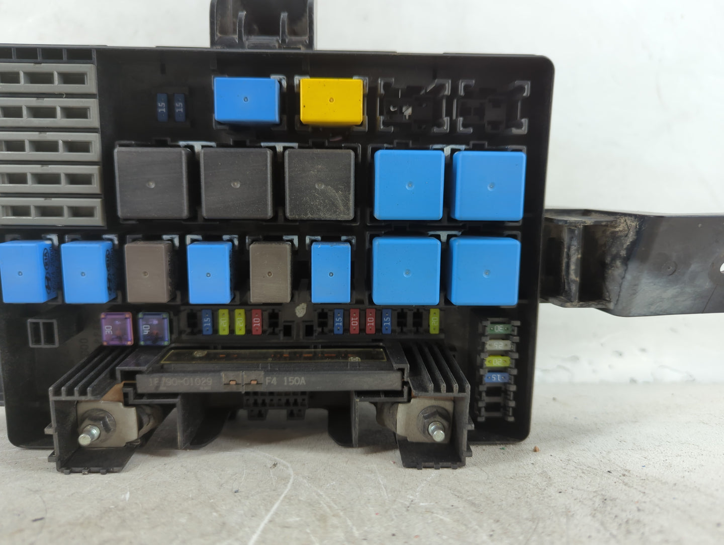 2009-2012 Hyundai Genesis Fusebox Fuse Box Panel Relay Module P/N:91205 2M105 Fits Fits 2009 2010 2011 2012 OEM Used Auto Pa