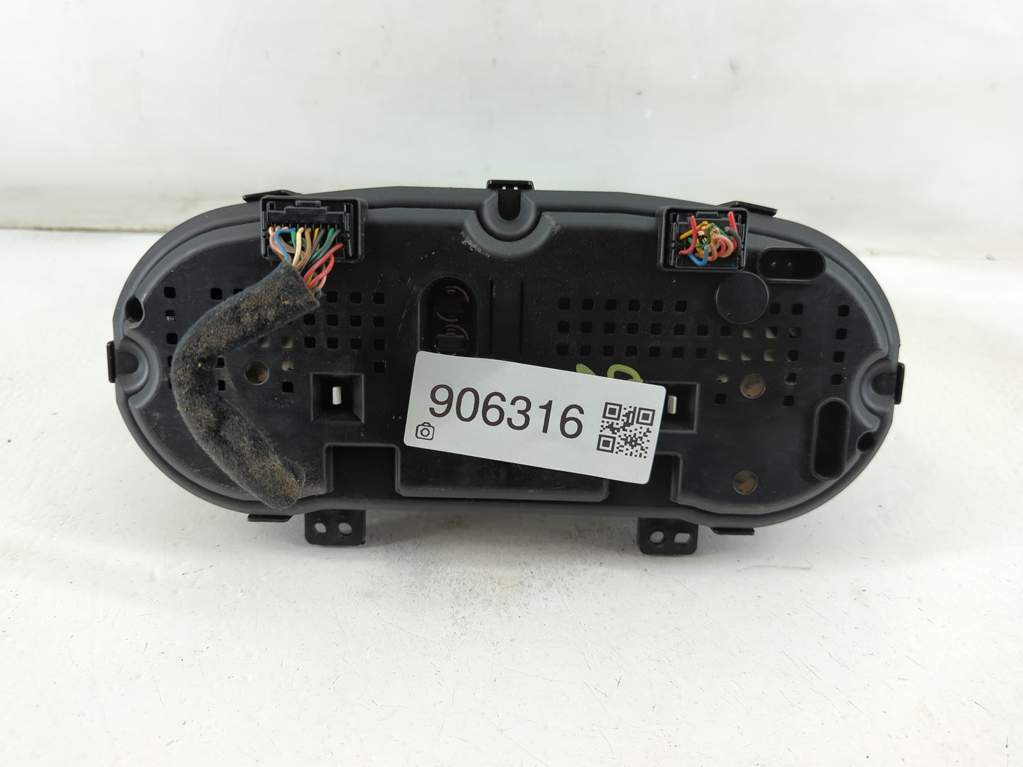 2011-2012 Hyundai Genesis Instrument Cluster Speedometer Gauges P/N:94011-2M150 Fits Fits 2011 2012 OEM Used Auto Parts - Oe