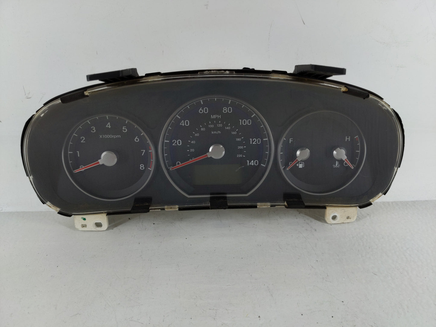 2010-2012 Hyundai Santa Fe Instrument Cluster Speedometer Gauges P/N:94011-0W130 Fits Fits 2010 2011 2012 OEM Used Auto Part