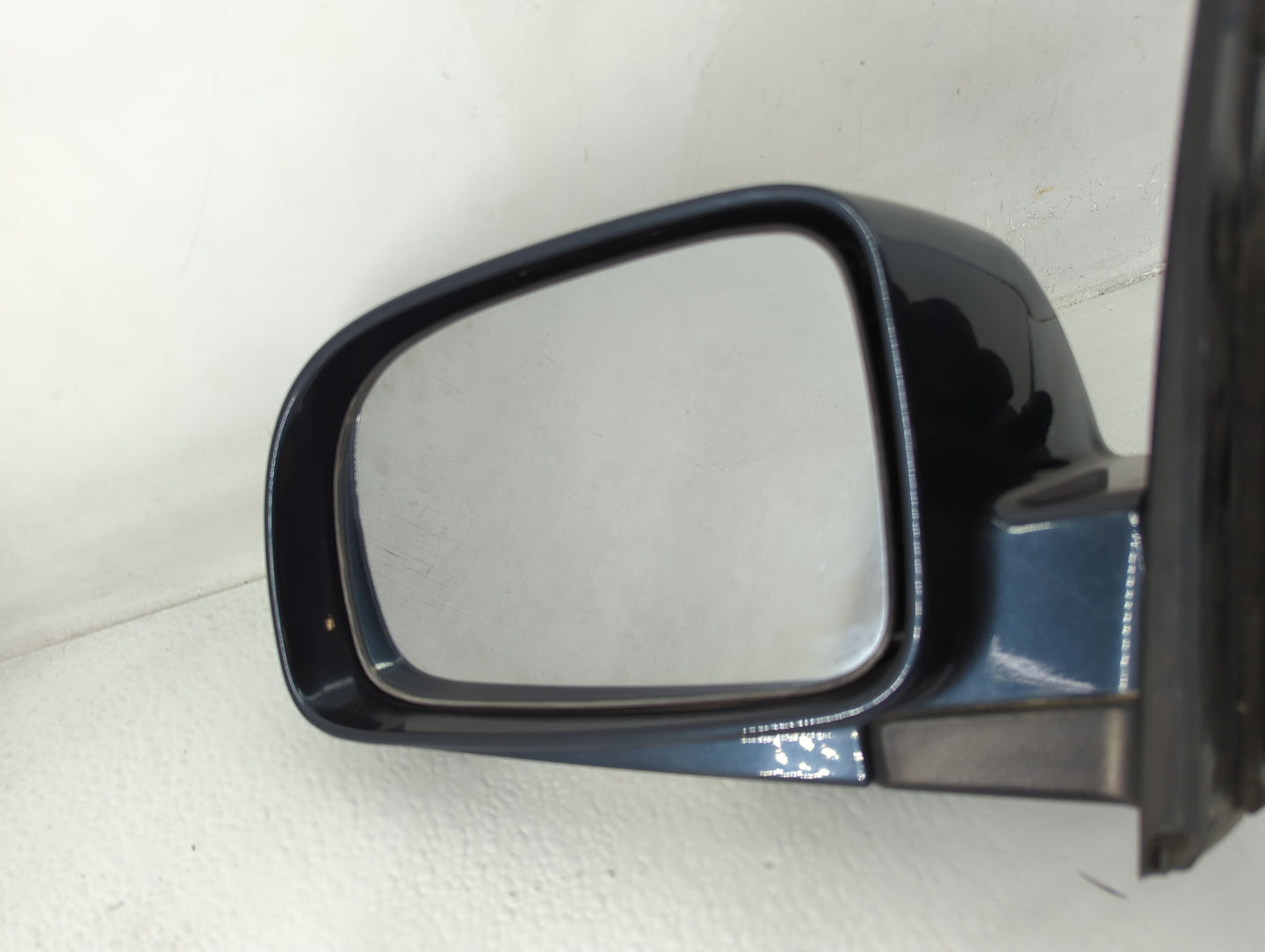 2007-2012 Hyundai Santa Fe Driver Side View Mirror - Left Door Mirror OEM Used - Oemusedautoparts1.com