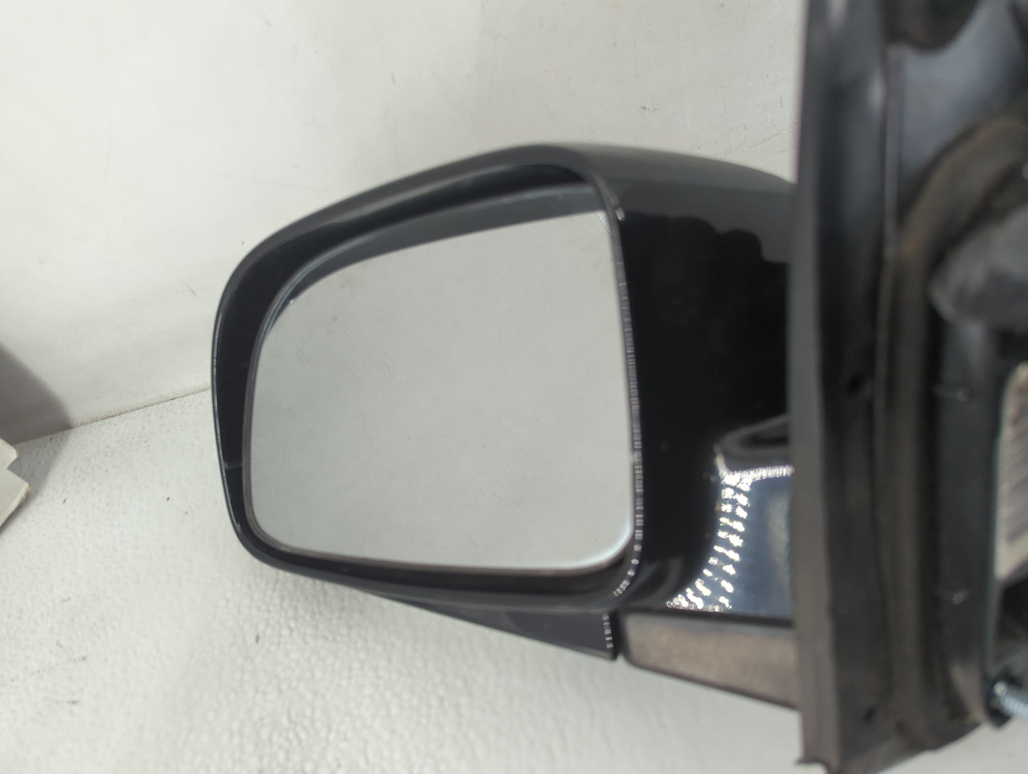 2011 Hyundai Santa Fe Driver Side View Mirror - Left Door Mirror OEM Used - Oemusedautoparts1.com
