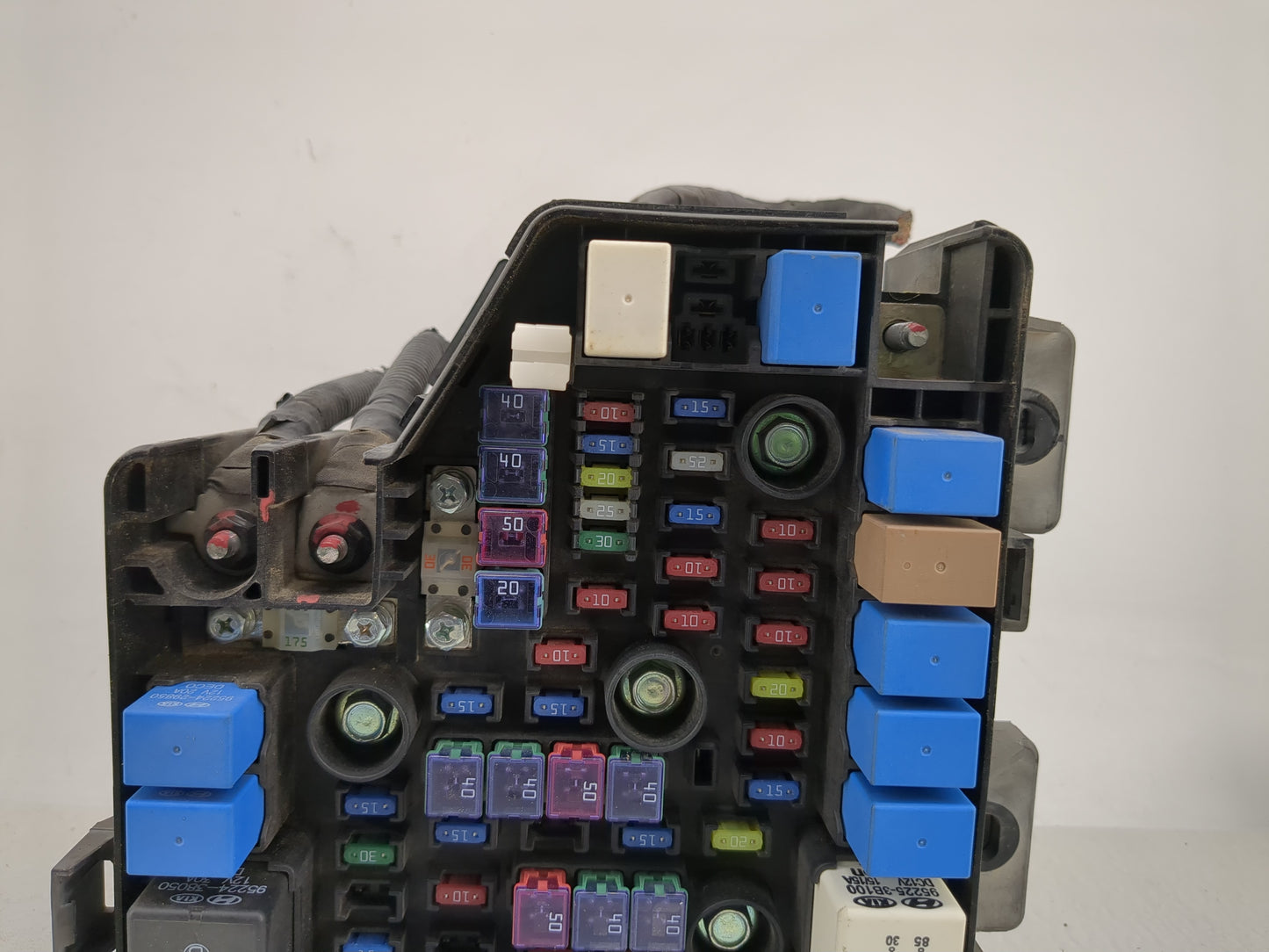 2010-2012 Hyundai Santa Fe Fusebox Fuse Box Panel Relay Module Fits Fits 2010 2011 2012 OEM Used Auto Parts - Oemusedautopar