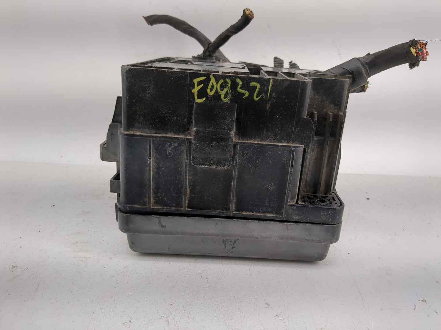 2010-2012 Hyundai Santa Fe Fusebox Fuse Box Panel Relay Module Fits Fits 2010 2011 2012 OEM Used Auto Parts - Oemusedautopar
