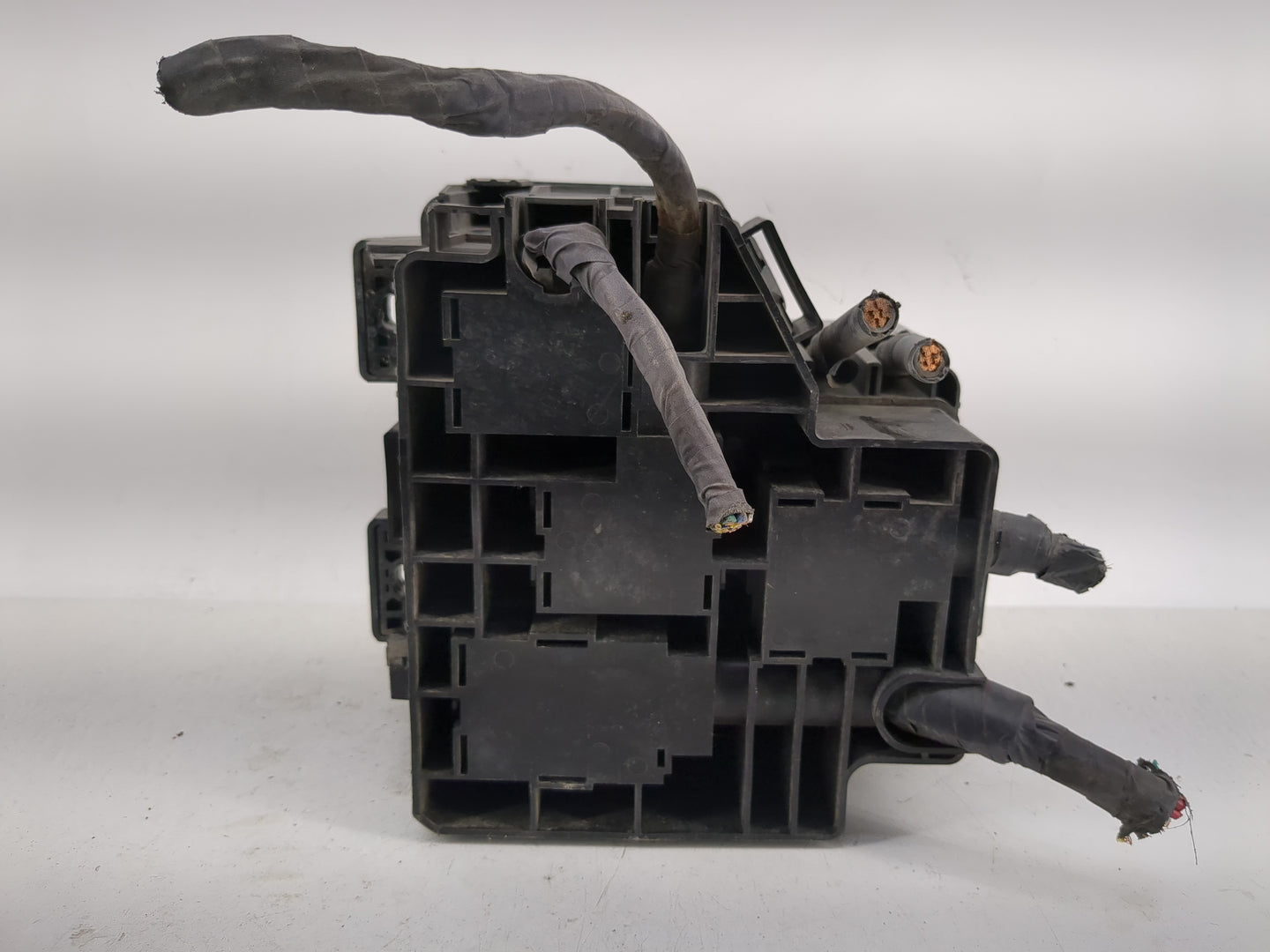 2010-2012 Hyundai Santa Fe Fusebox Fuse Box Panel Relay Module Fits Fits 2010 2011 2012 OEM Used Auto Parts - Oemusedautopar