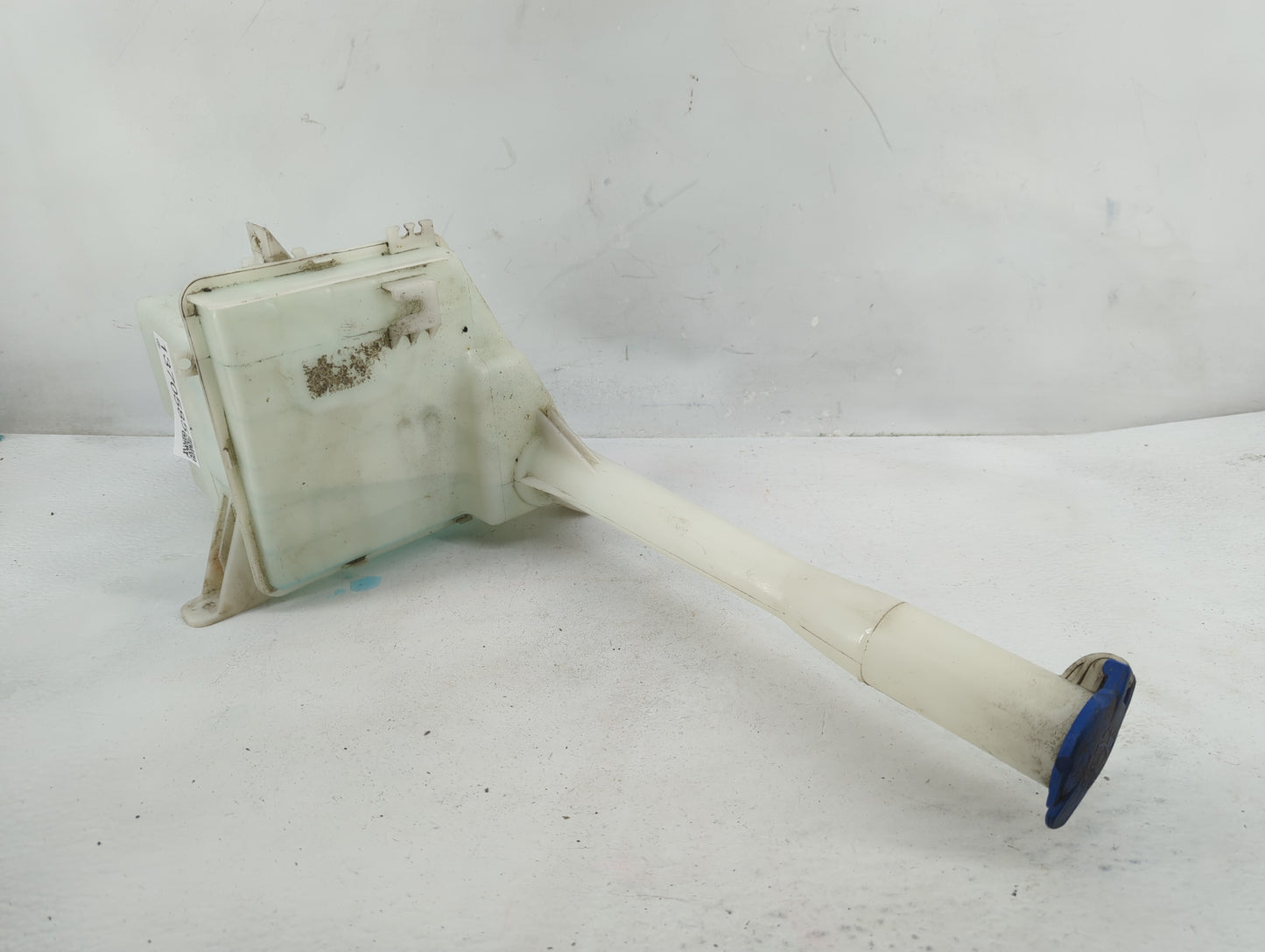 2010-2012 Hyundai Santa Fe Windshield Washer Fluid Reservoir Bottle Oem - Oemusedautoparts1.com