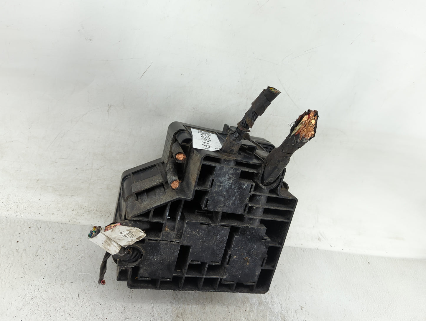 2010-2012 Hyundai Santa Fe Fusebox Fuse Box Panel Relay Module Fits Fits 2010 2011 2012 OEM Used Auto Parts - Oemusedautopar