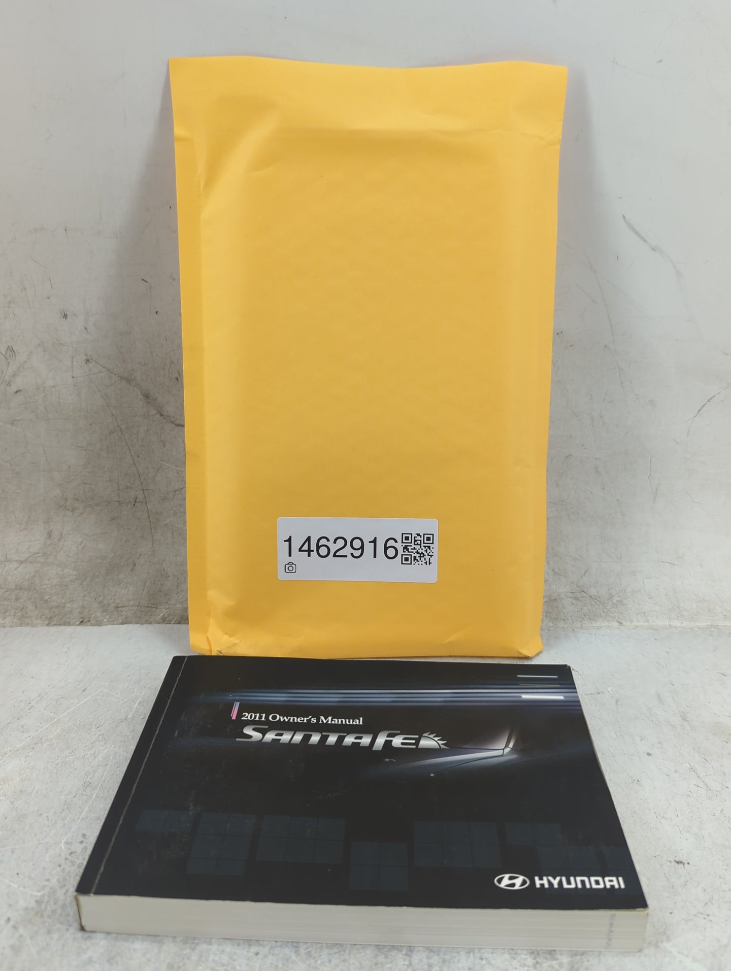 2011 Hyundai Santa Fe Owners Manual Book Guide P/N:A2B0-EU00A OEM Used Auto Parts - Oemusedautoparts1.com