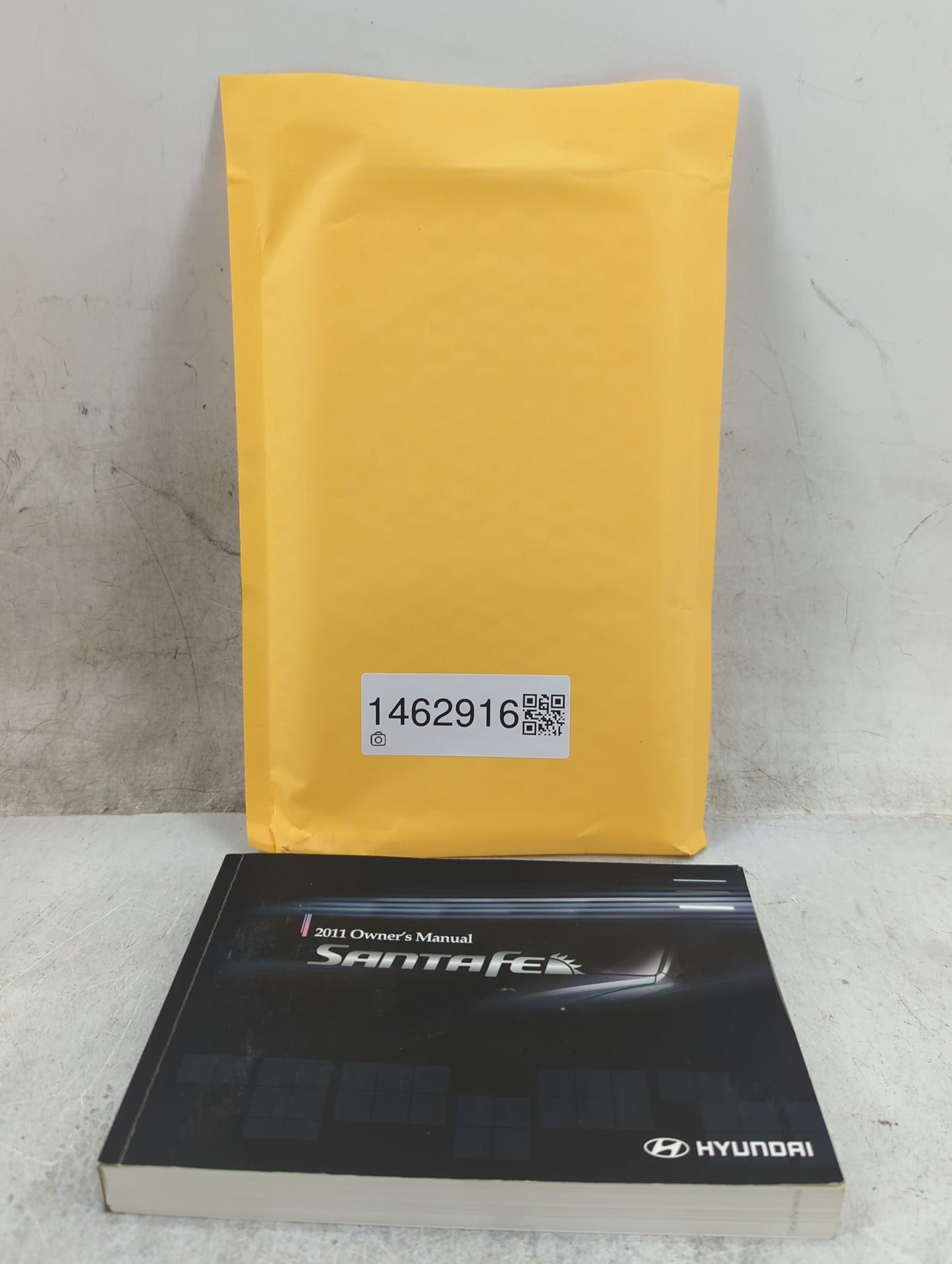 2011 Hyundai Santa Fe Owners Manual Book Guide P/N:A2B0-EU00A OEM Used Auto Parts - Oemusedautoparts1.com