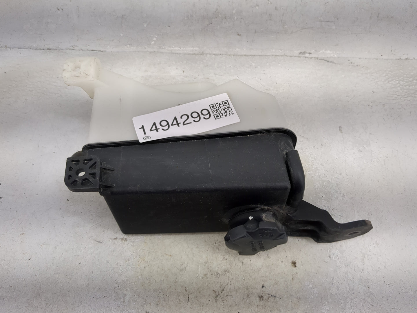2010 Hyundai Santa Fe Radiator Coolant Overflow Expansion Tank Bottle 1494299 - Oemusedautoparts1.com