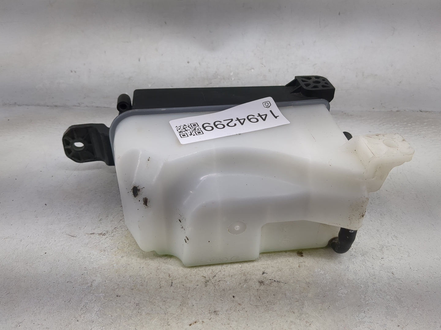 2010 Hyundai Santa Fe Radiator Coolant Overflow Expansion Tank Bottle 1494299 - Oemusedautoparts1.com