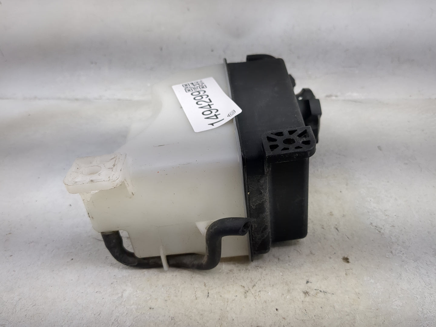 2010 Hyundai Santa Fe Radiator Coolant Overflow Expansion Tank Bottle 1494299 - Oemusedautoparts1.com