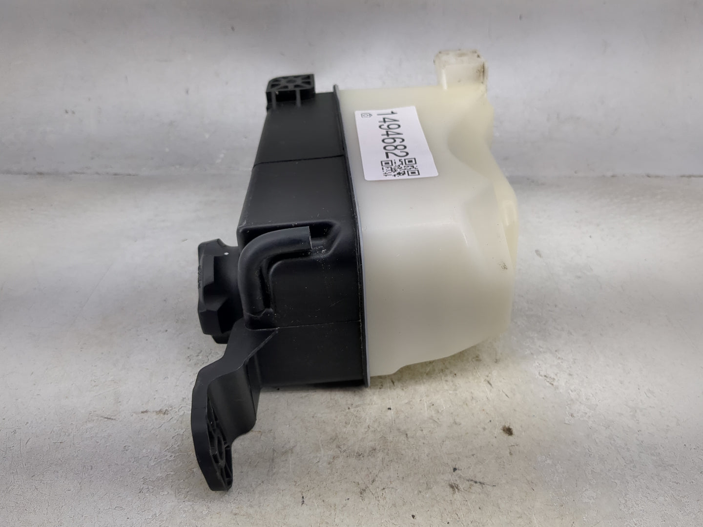 2010 Hyundai Santa Fe Radiator Coolant Overflow Expansion Tank Bottle 1494682 - Oemusedautoparts1.com