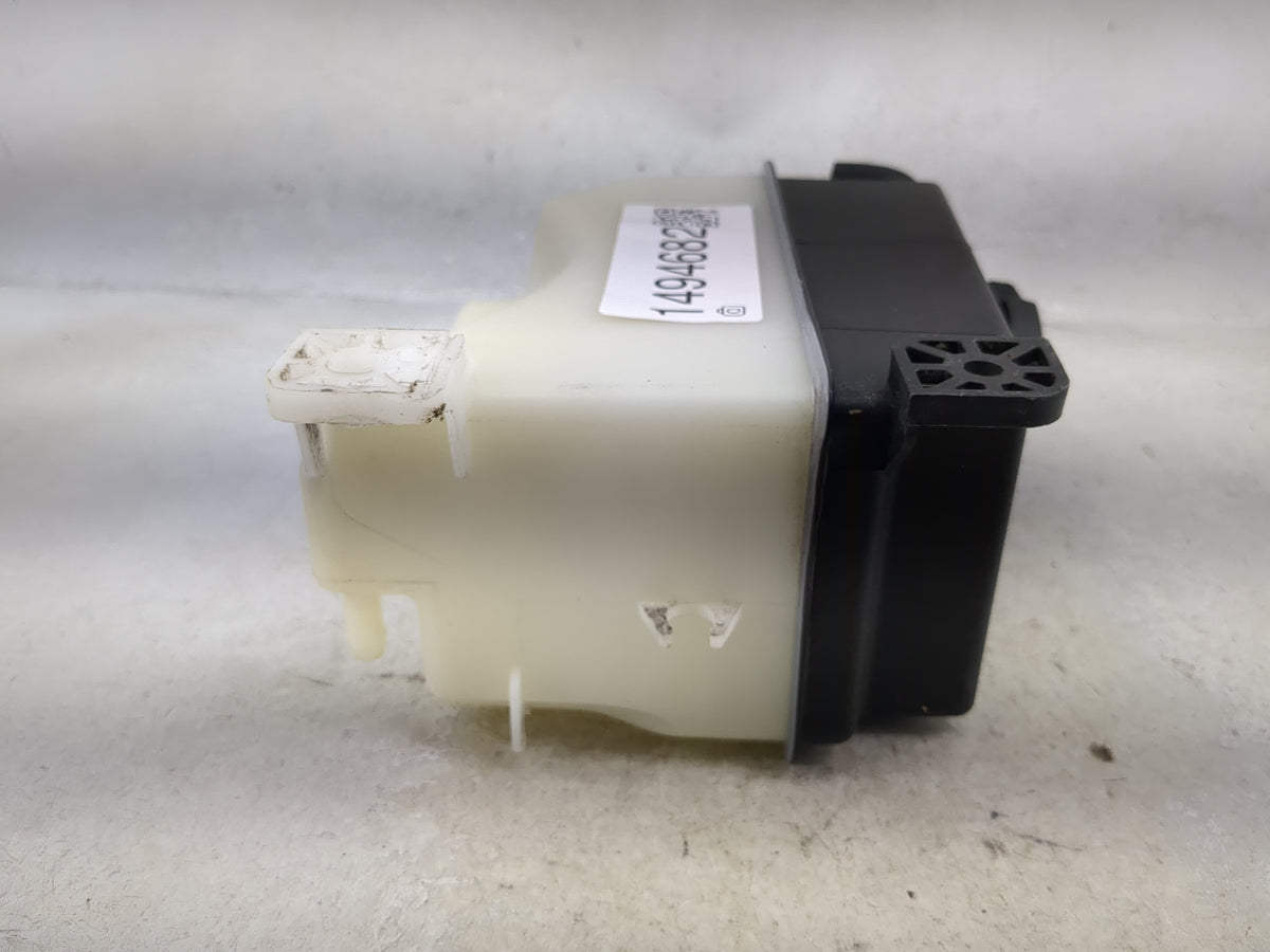 2010 Hyundai Santa Fe Radiator Coolant Overflow Expansion Tank Bottle 1494682 - Oemusedautoparts1.com
