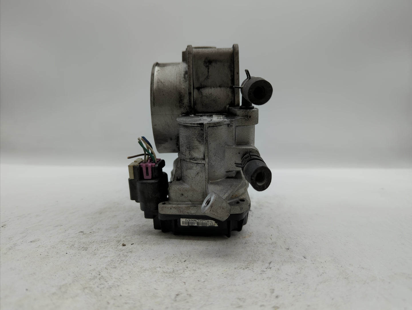 2010-2012 Hyundai Santa Fe Throttle Body P/N:28099075 35100-3C700 Fits Fits 2010 2011 2012 2013 2014 OEM Used Auto Parts - O