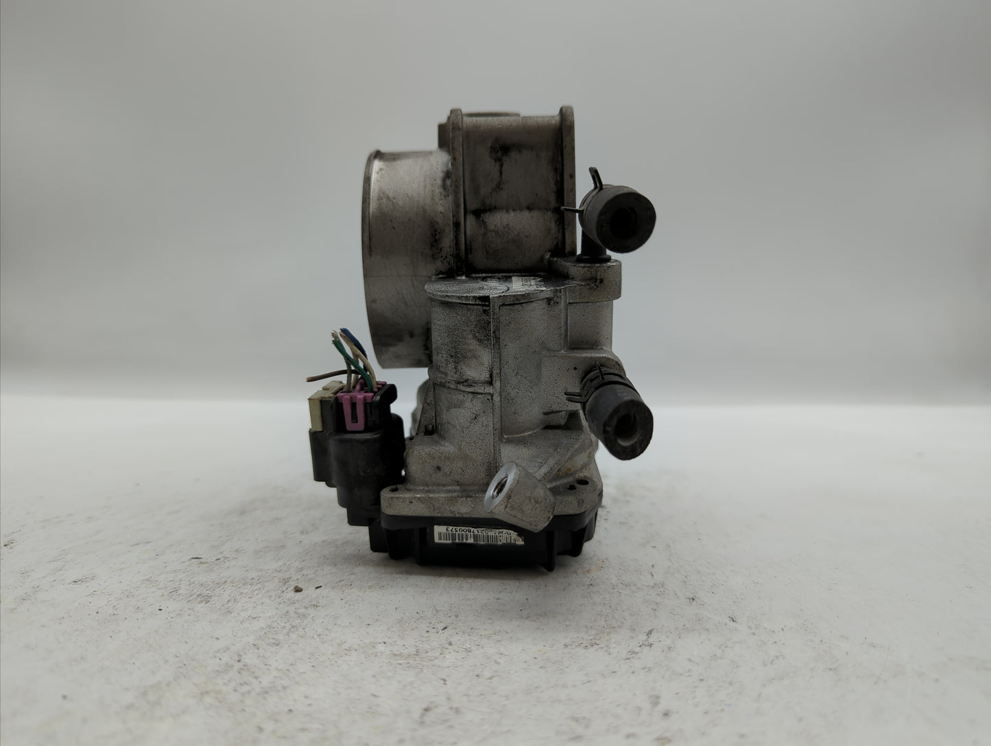 2010-2012 Hyundai Santa Fe Throttle Body P/N:28099075 35100-3C700 Fits Fits 2010 2011 2012 2013 2014 OEM Used Auto Parts - O