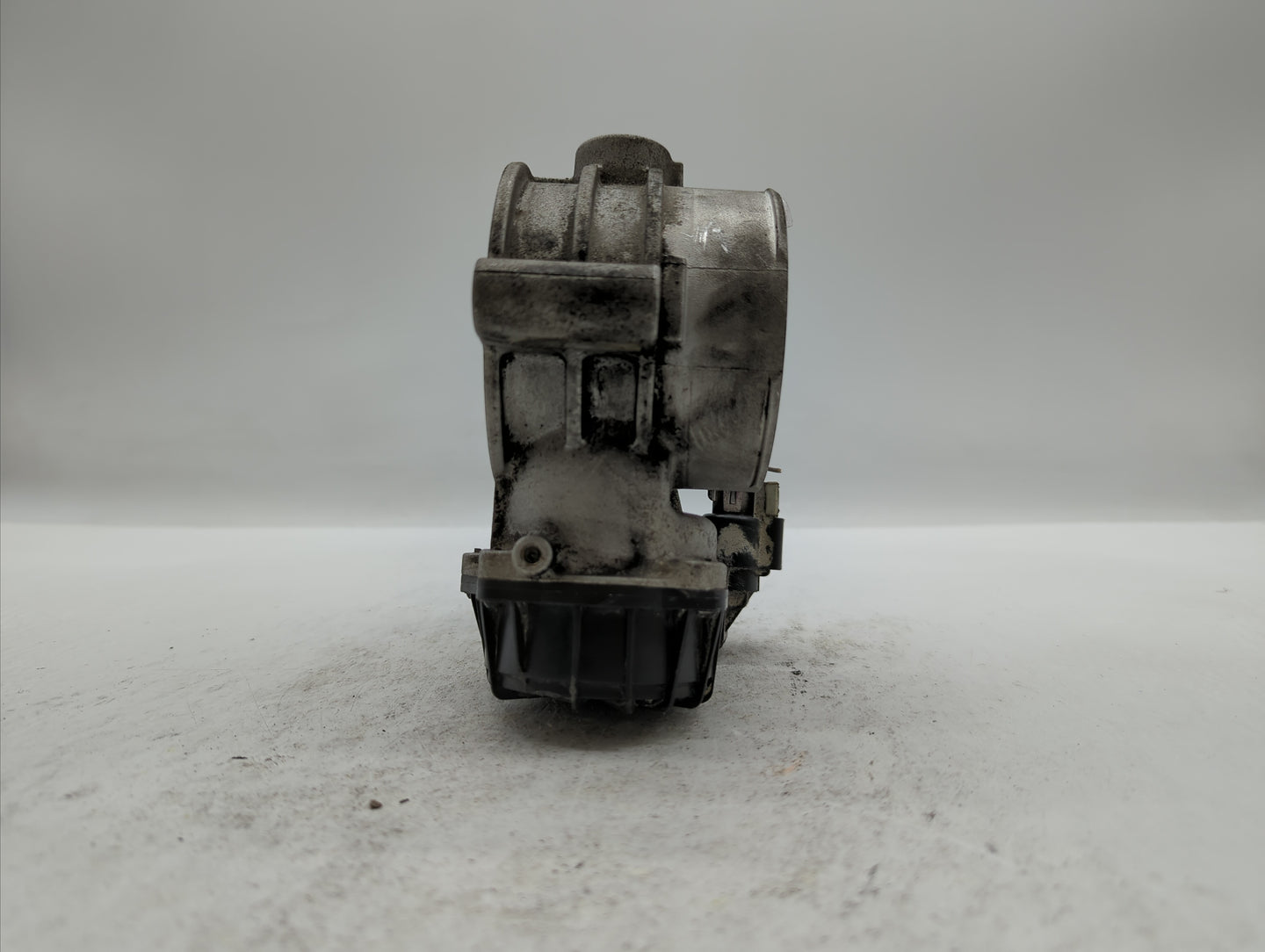 2010-2012 Hyundai Santa Fe Throttle Body P/N:28099075 35100-3C700 Fits Fits 2010 2011 2012 2013 2014 OEM Used Auto Parts - O