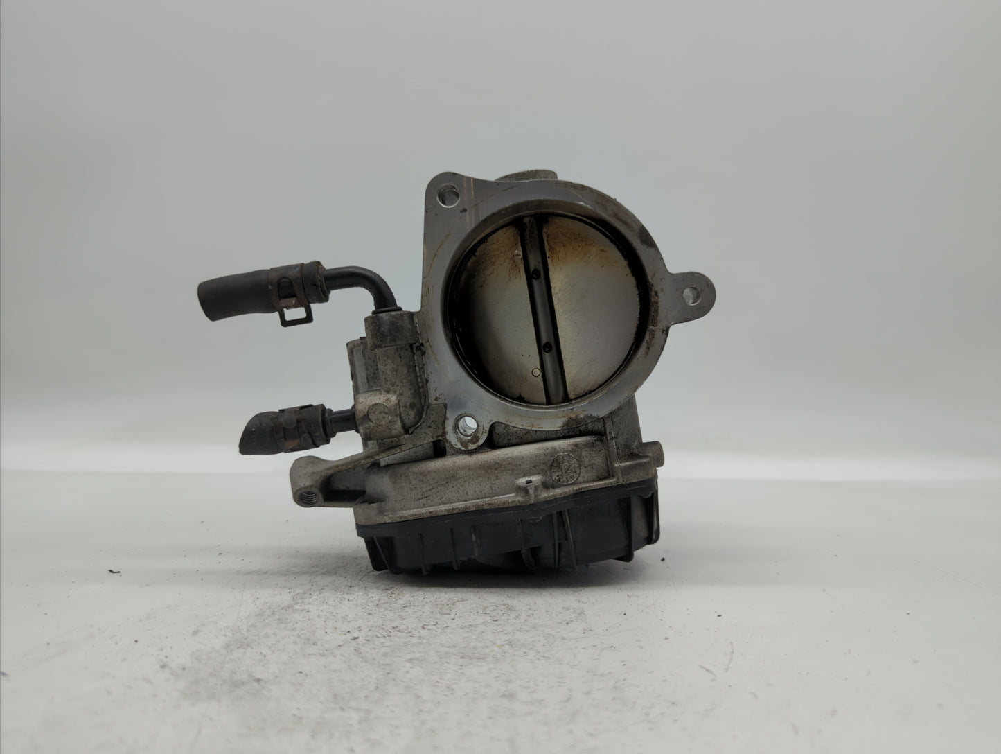 2010-2012 Hyundai Santa Fe Throttle Body P/N:28099075 35100-3C700 Fits Fits 2010 2011 2012 2013 2014 OEM Used Auto Parts - O