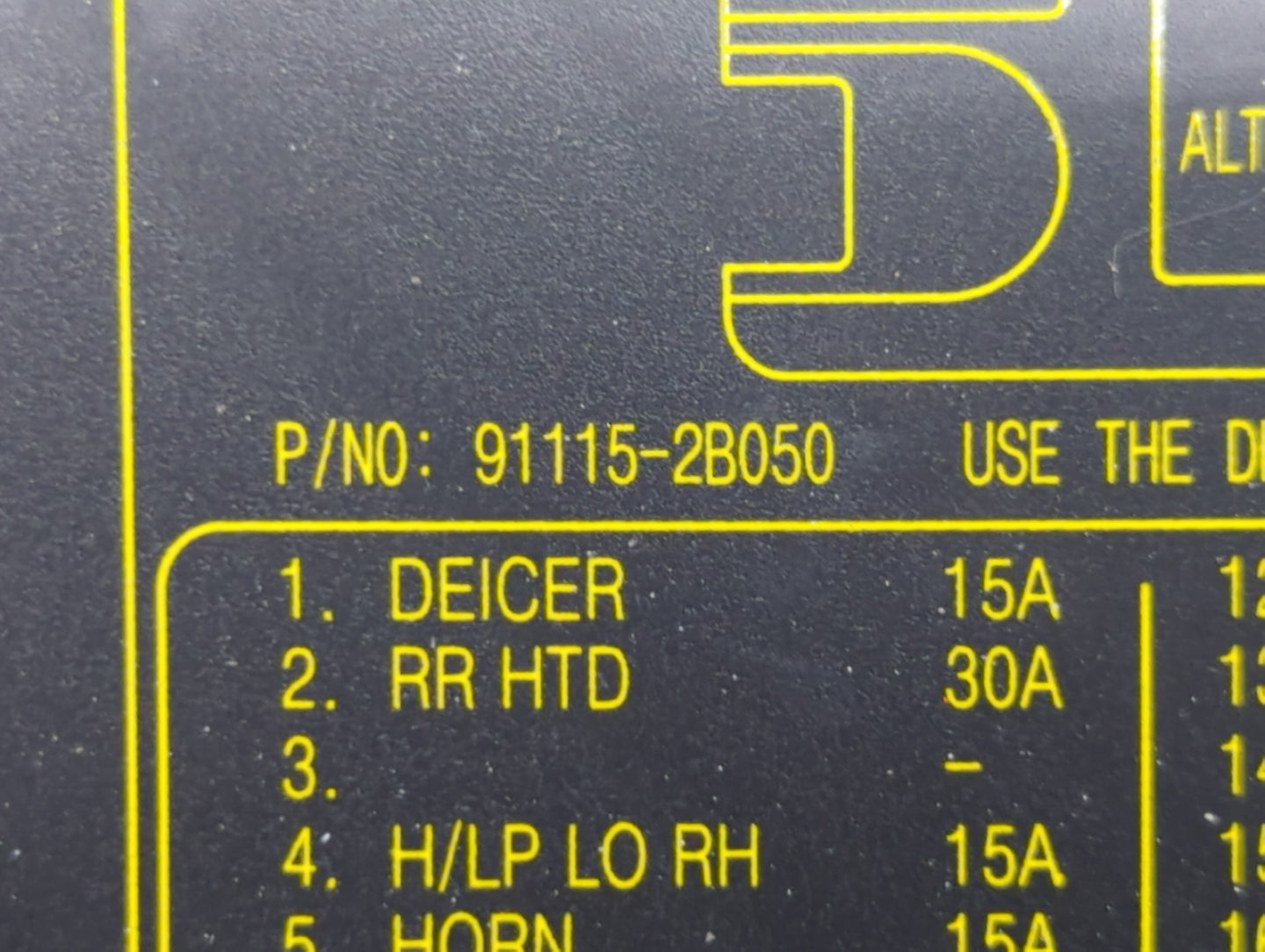 2010-2012 Hyundai Santa Fe Fusebox Fuse Box Panel Relay Module P/N:91115-2B050 91950-2B710 Fits Fits 2010 2011 2012 OEM Used