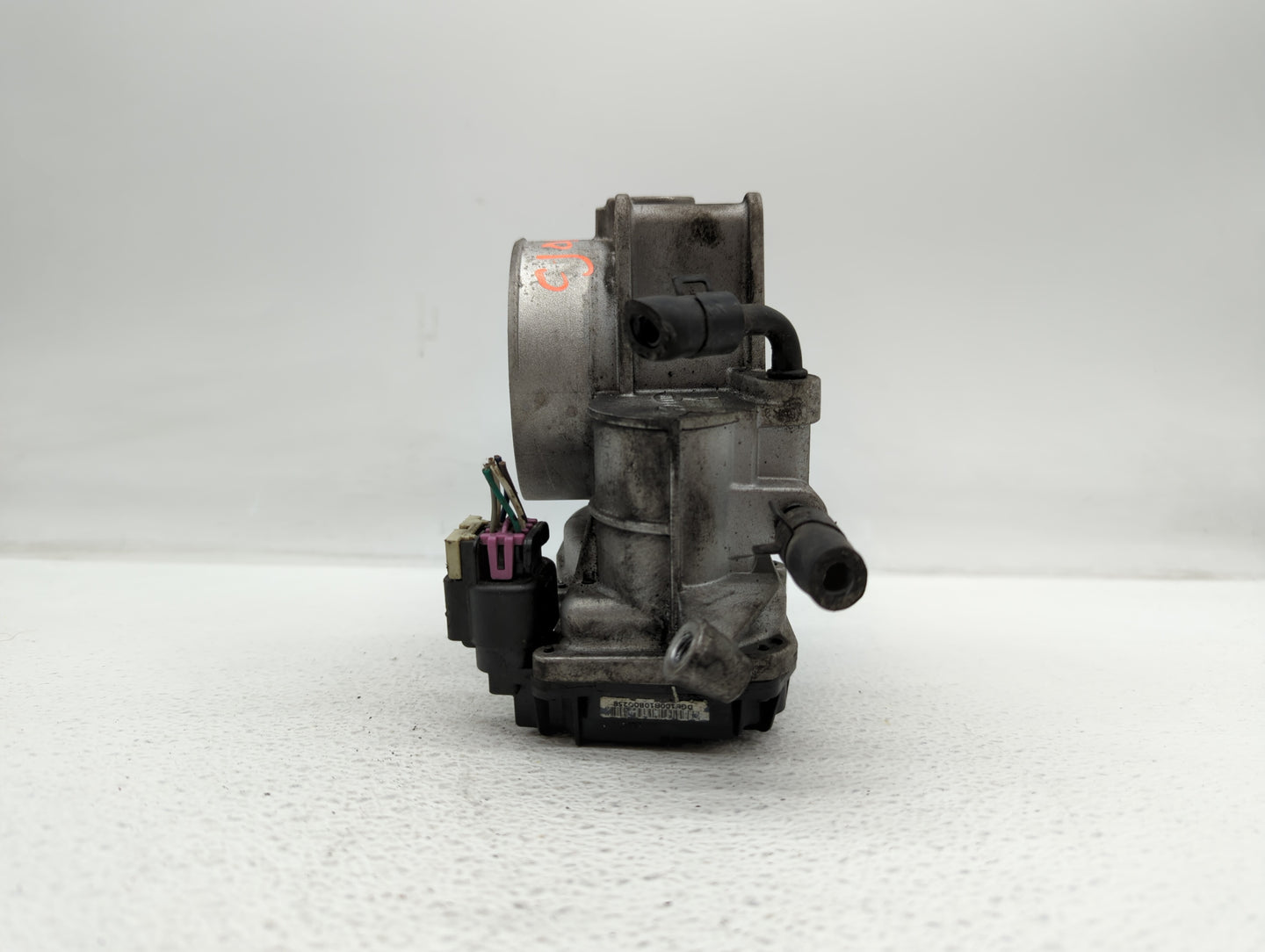 2010-2012 Hyundai Santa Fe Throttle Body P/N:28099075 35100-3C700 Fits Fits 2010 2011 2012 2013 2014 OEM Used Auto Parts - O