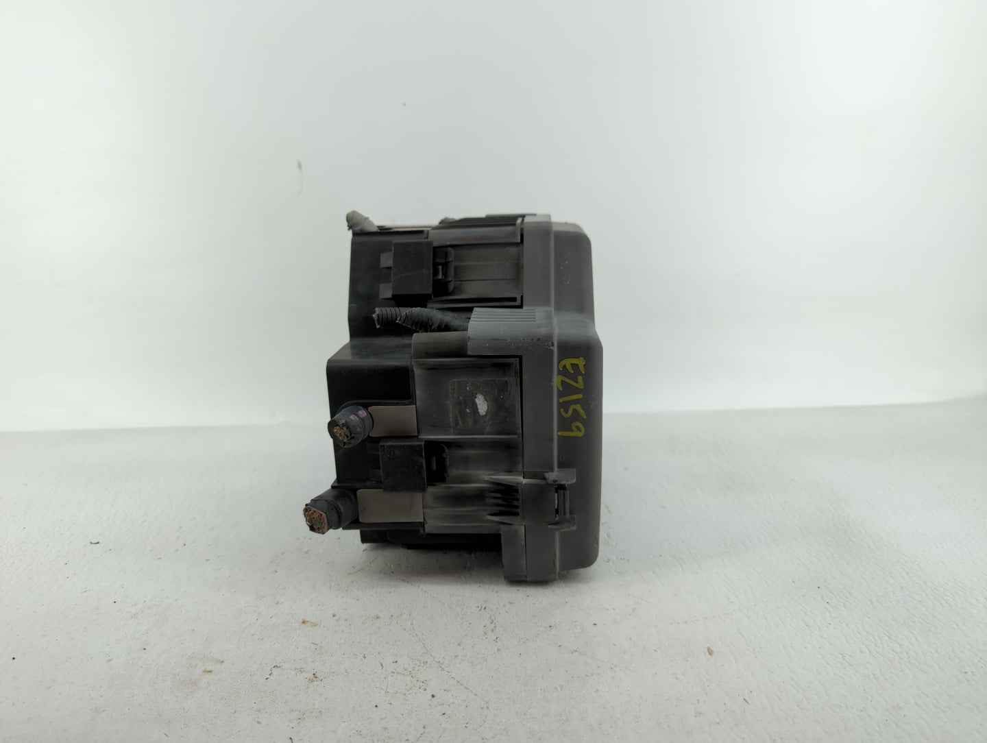 2010-2012 Hyundai Santa Fe Fusebox Fuse Box Panel Relay Module P/N:91115-2B050 91950-2B710 Fits Fits 2010 2011 2012 OEM Used