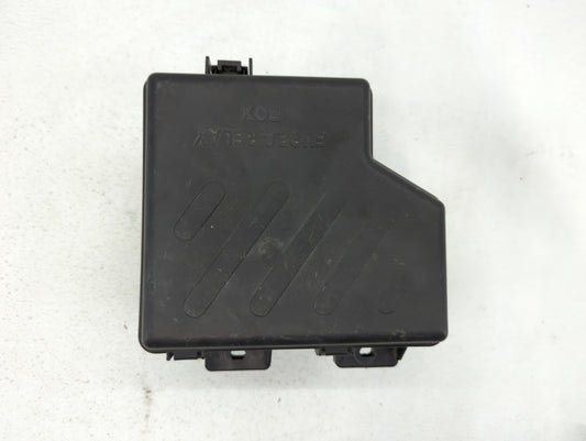 2010-2012 Hyundai Santa Fe Fusebox Fuse Box Panel Relay Module P/N:91406-0W110 91115-2B050, 91950-2B710 Fits Fits 2010 2011 