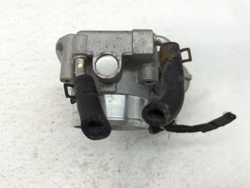 2010-2012 Hyundai Santa Fe Throttle Body P/N:35100-25400 Fits Fits 2006 2007 2008 2009 2010 2011 2012 2013 OEM Used Auto Parts