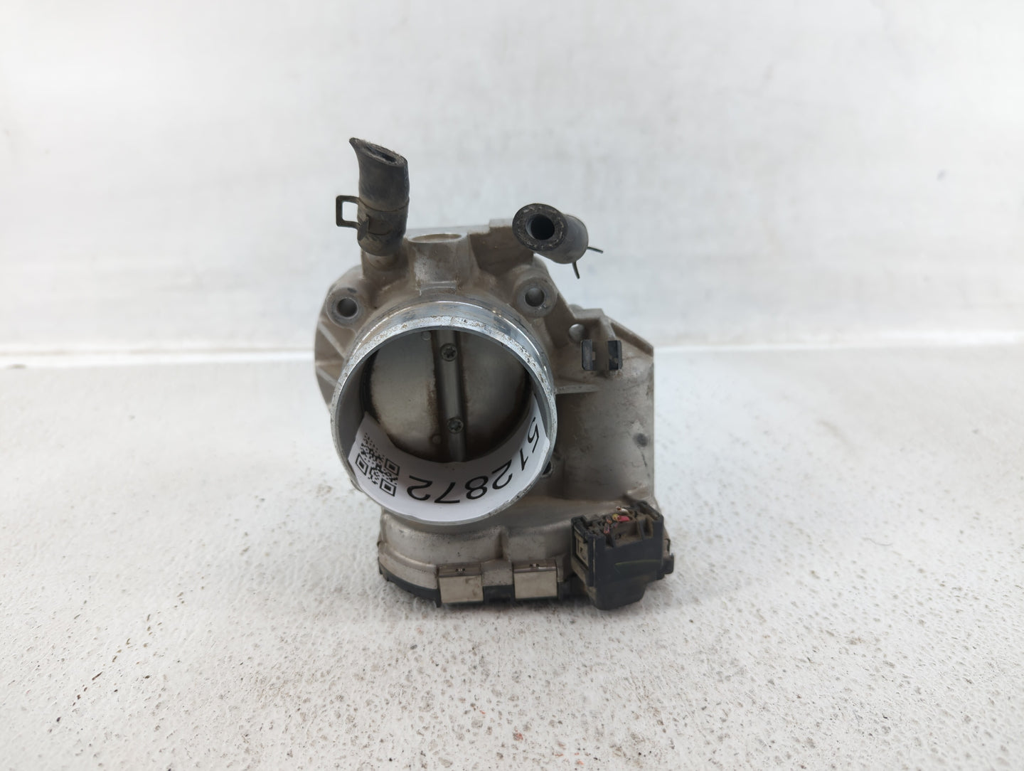 2010-2012 Hyundai Santa Fe Throttle Body P/N:35100-25400 Fits Fits 2006 2007 2008 2009 2010 2011 2012 2013 OEM Used Auto Par