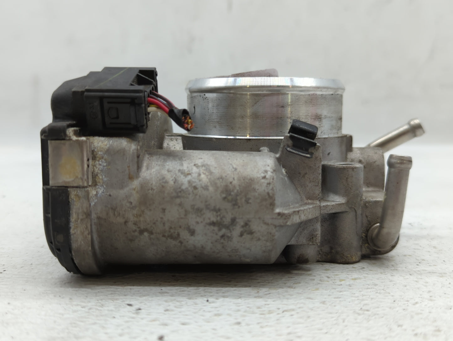 2010-2012 Hyundai Santa Fe Throttle Body Fits Fits 2006 2007 2008 2009 2010 2011 2012 2013 OEM Used Auto Parts - Oemusedauto
