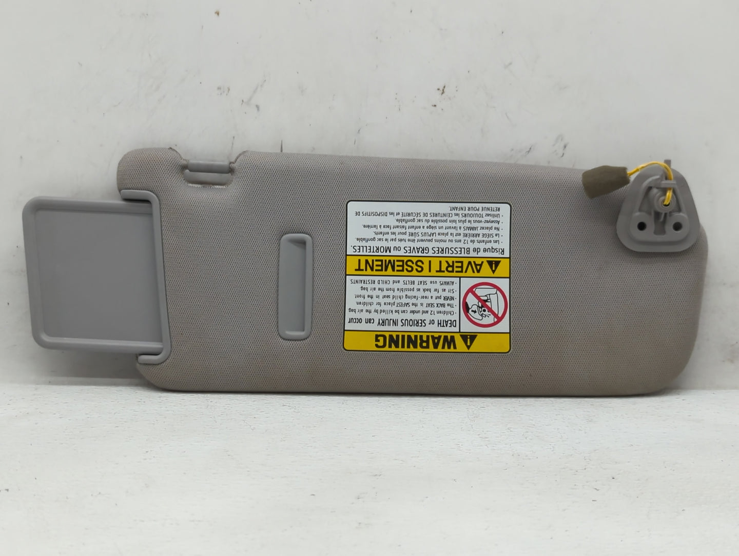 2010-2012 Hyundai Santa Fe Sun Visor Shade Replacement Driver Left Mirror Fits Fits 2010 2011 2012 OEM Used Auto Parts - Oem
