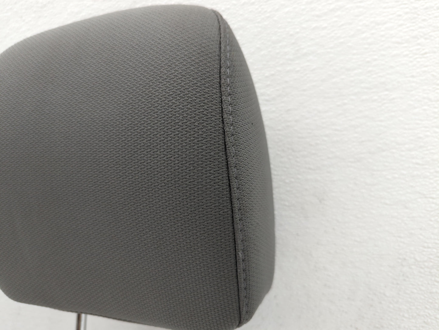 2010-2012 Hyundai Santa Fe Headrest Head Rest Front Driver Passenger Seat Fits Fits 2010 2011 2012 OEM Used Auto Parts - Oem
