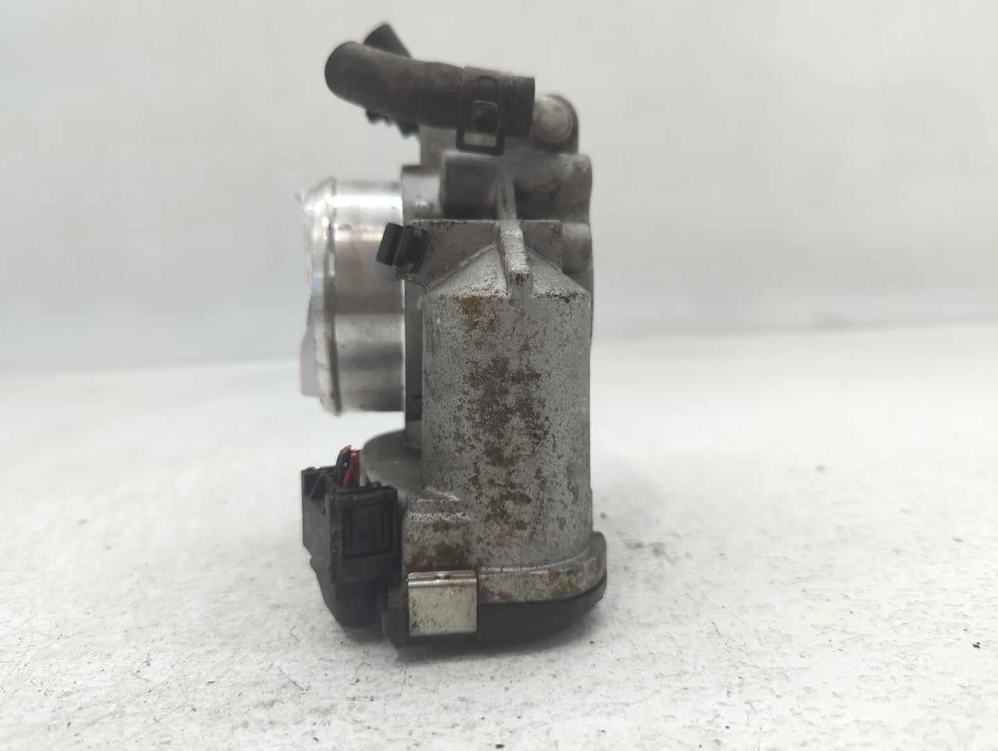 2010-2012 Hyundai Santa Fe Throttle Body P/N:9 590 930 001 35100-25400 Fits Fits 2006 2007 2008 2009 2010 2011 2012 2013 OEM