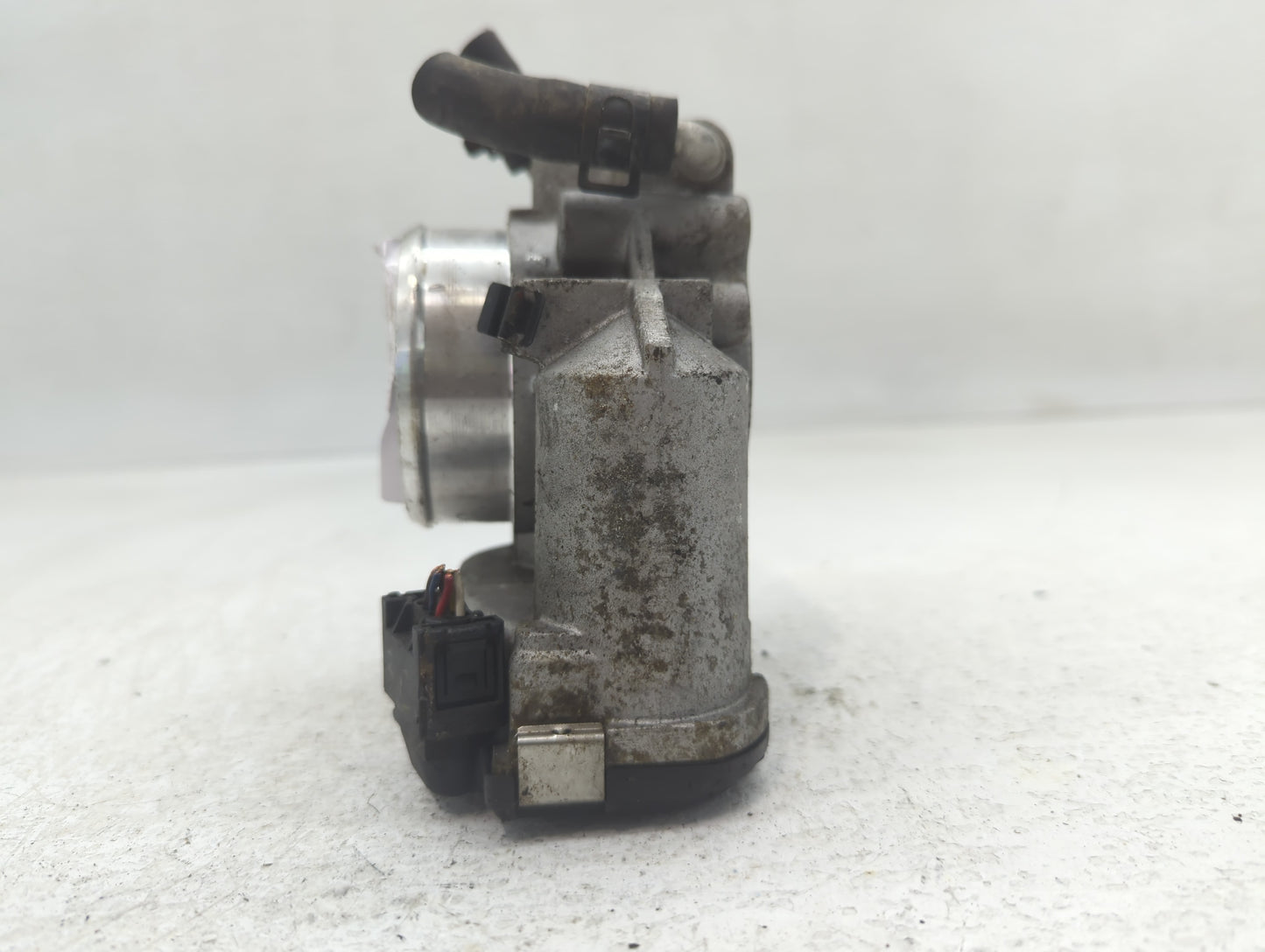 2010-2012 Hyundai Santa Fe Throttle Body P/N:9 590 930 001 35100-25400 Fits Fits 2006 2007 2008 2009 2010 2011 2012 2013 OEM