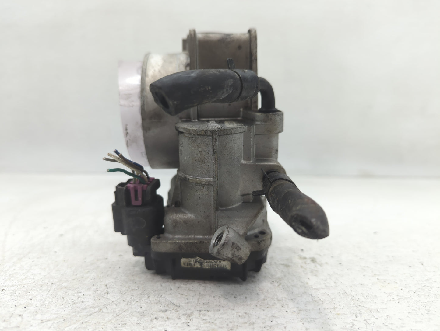2010-2012 Hyundai Santa Fe Throttle Body P/N:35100-3C70 28099075 Fits Fits 2010 2011 2012 2013 2014 OEM Used Auto Parts - Oe