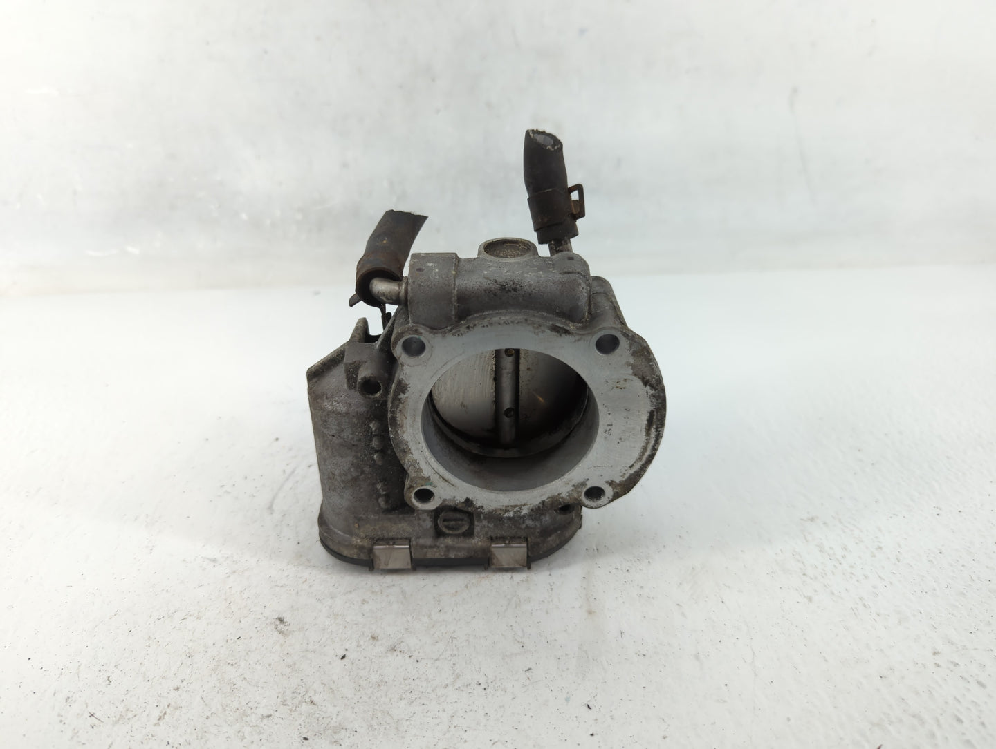 2010-2012 Hyundai Santa Fe Throttle Body P/N:9 590 930 001 35100-25400 Fits Fits 2010 2011 2012 2013 2014 OEM Used Auto Part