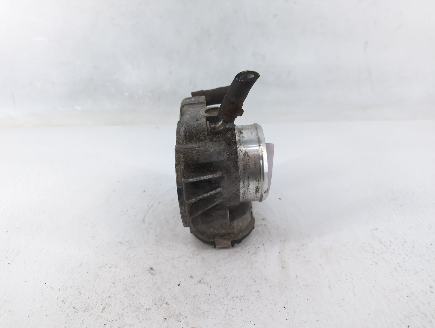 2010-2012 Hyundai Santa Fe Throttle Body P/N:9 590 930 001 35100-25400 Fits Fits 2010 2011 2012 2013 2014 OEM Used Auto Part