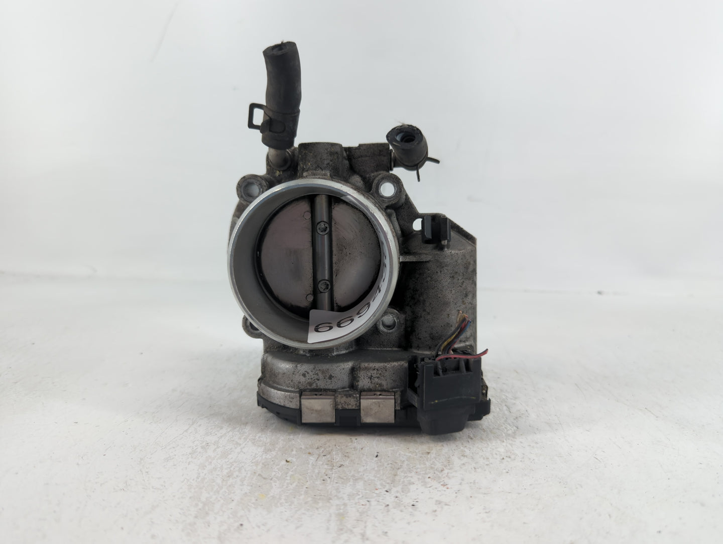 2010-2012 Hyundai Santa Fe Throttle Body P/N:35100-25400 Fits Fits 2006 2007 2008 2009 2010 2011 2012 2013 OEM Used Auto Par