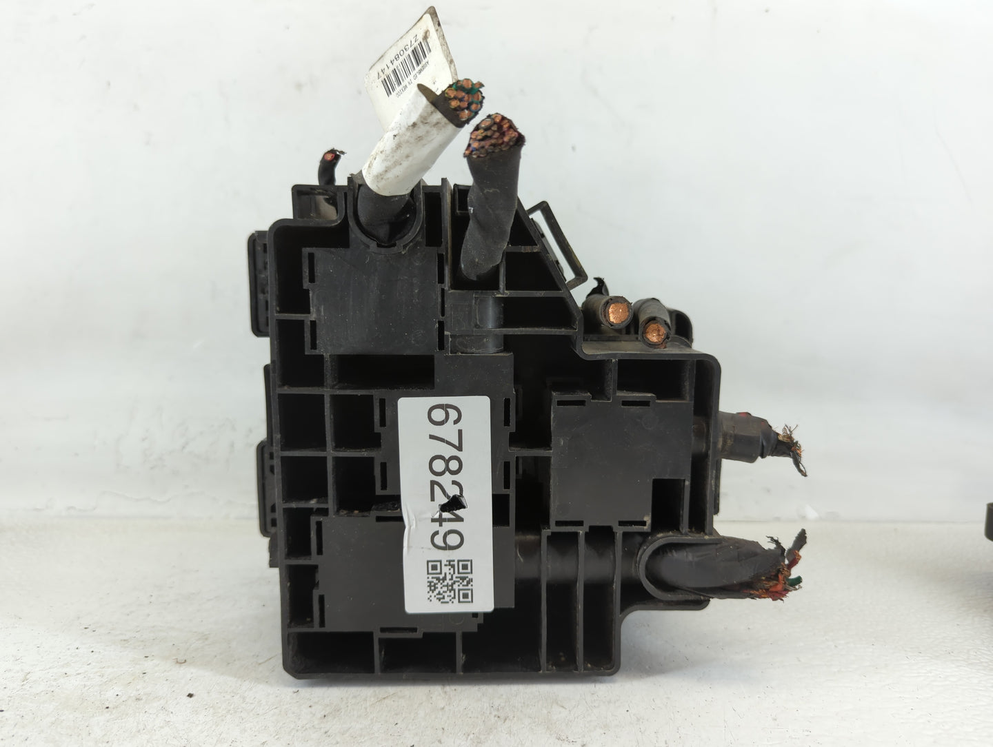 2010-2012 Hyundai Santa Fe Fusebox Fuse Box Panel Relay Module P/N:Z73084147 1405-0W110 Fits Fits 2010 2011 2012 OEM Used Au