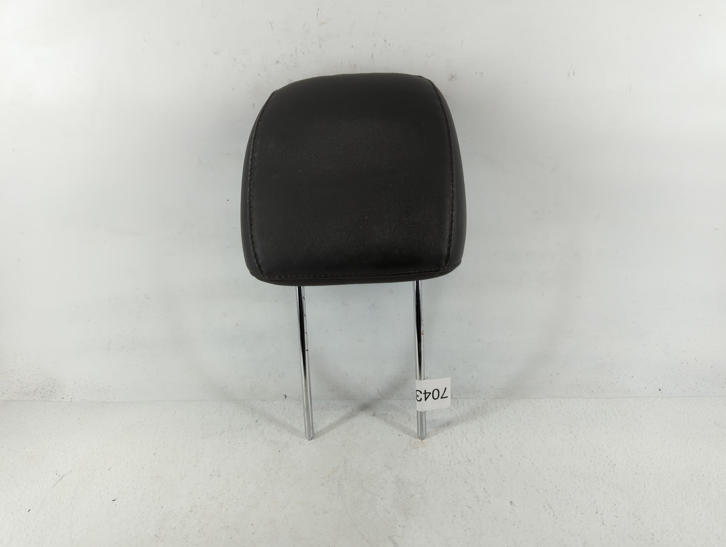 2010-2012 Hyundai Santa Fe Headrest Head Rest Front Driver Passenger Seat Fits Fits 2010 2011 2012 OEM Used Auto Parts - Oem