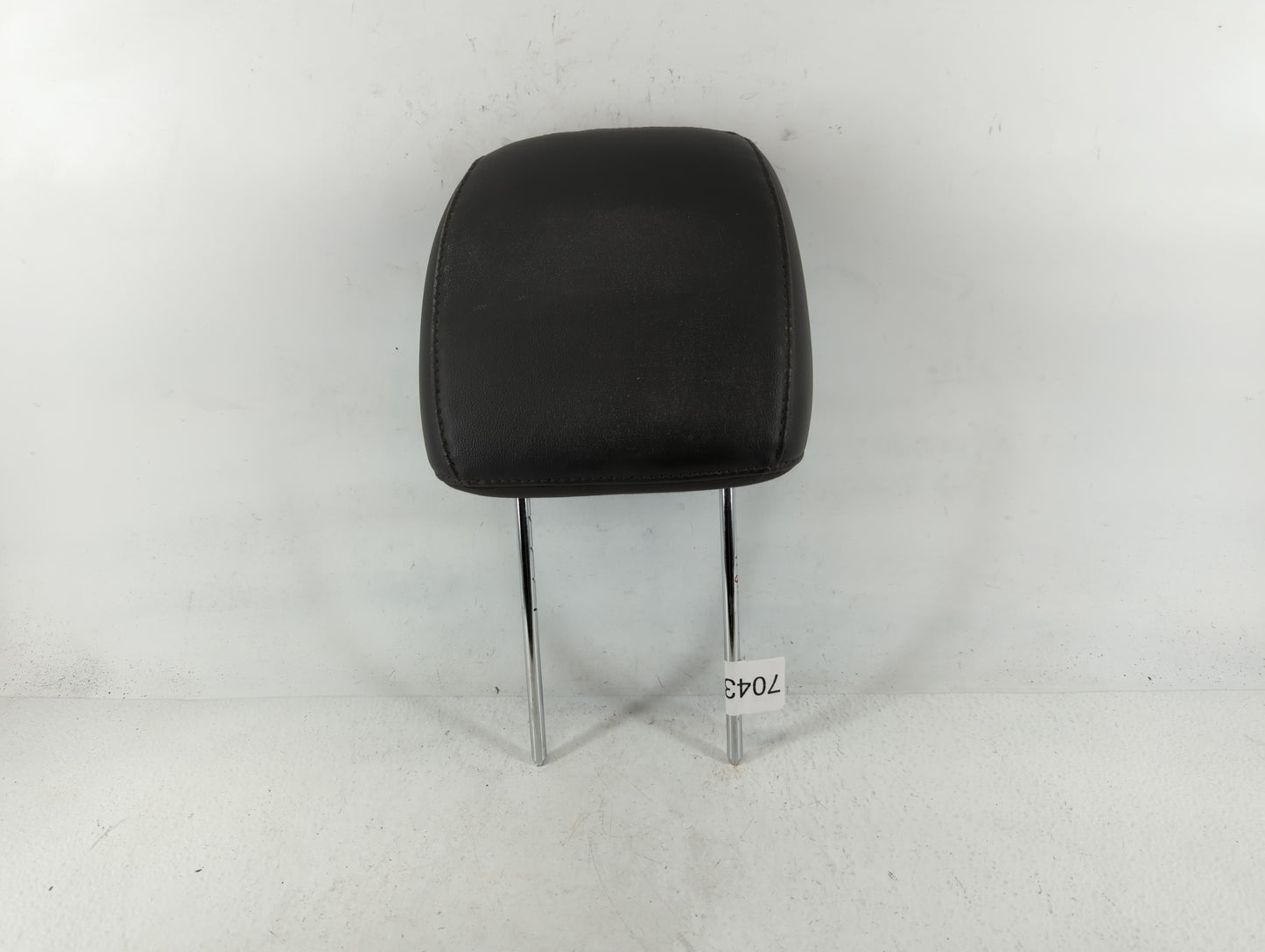 2010-2012 Hyundai Santa Fe Headrest Head Rest Front Driver Passenger Seat Fits Fits 2010 2011 2012 OEM Used Auto Parts - Oem