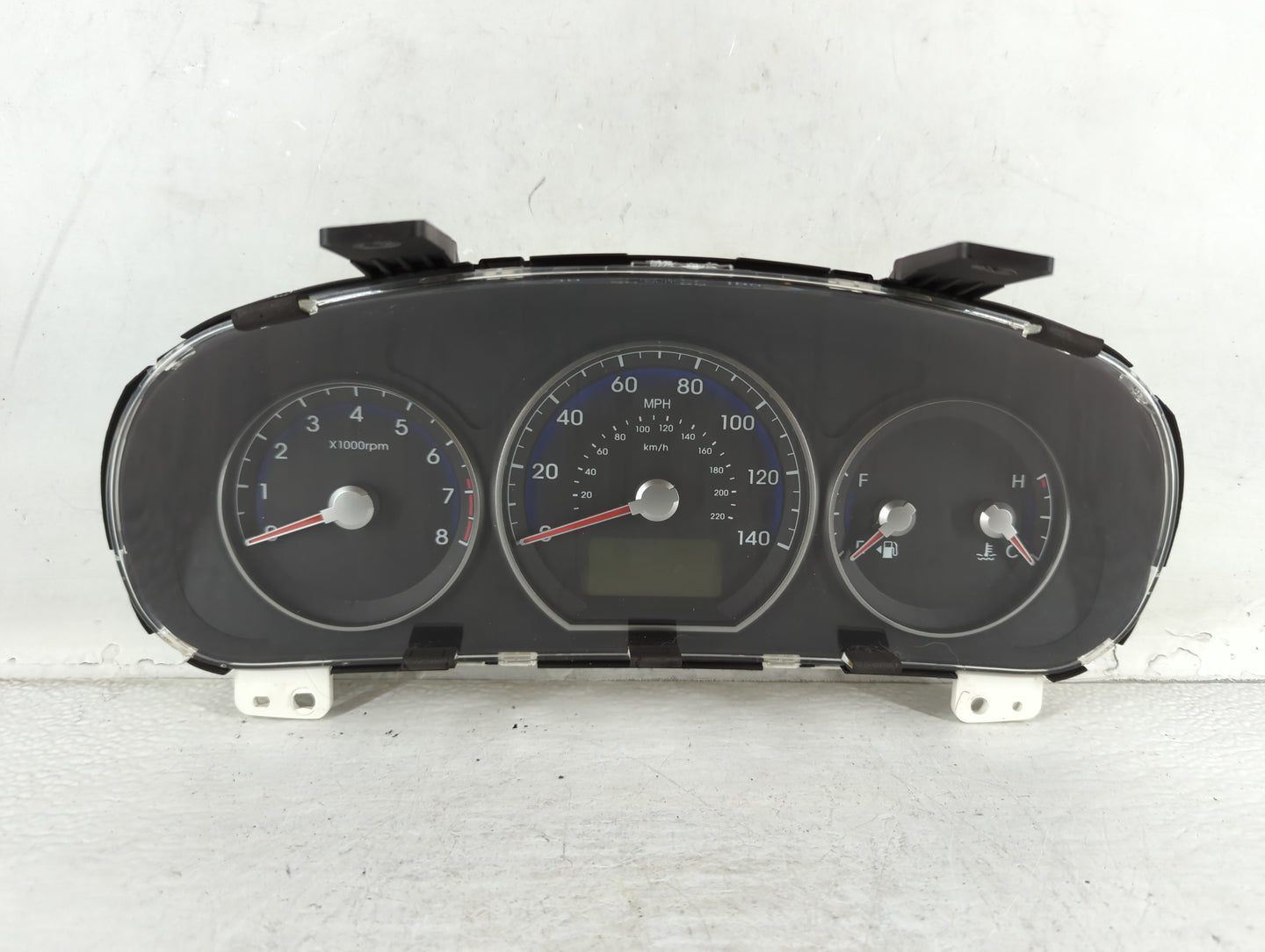 2010-2012 Hyundai Santa Fe Instrument Cluster Speedometer Gauges P/N:94011-0W130CA Fits Fits 2010 2011 2012 OEM Used Auto Pa