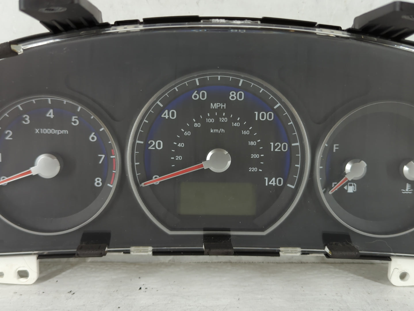 2010-2012 Hyundai Santa Fe Instrument Cluster Speedometer Gauges P/N:94011-0W130CA Fits Fits 2010 2011 2012 OEM Used Auto Pa