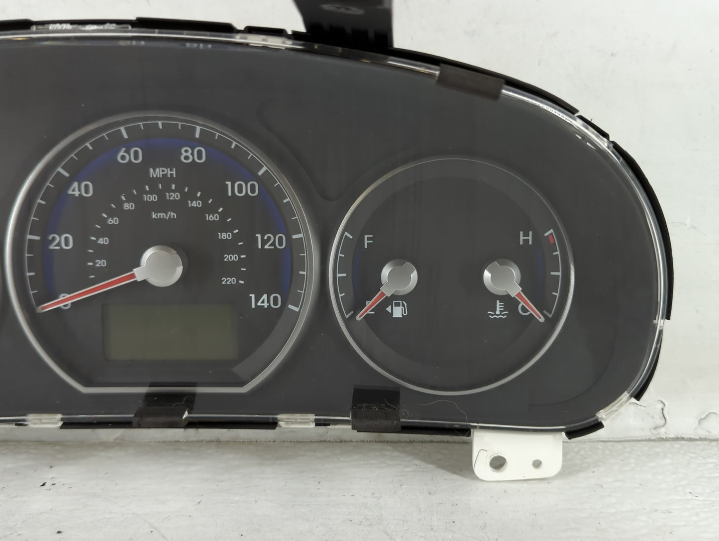 2010-2012 Hyundai Santa Fe Instrument Cluster Speedometer Gauges P/N:94011-0W130CA Fits Fits 2010 2011 2012 OEM Used Auto Pa