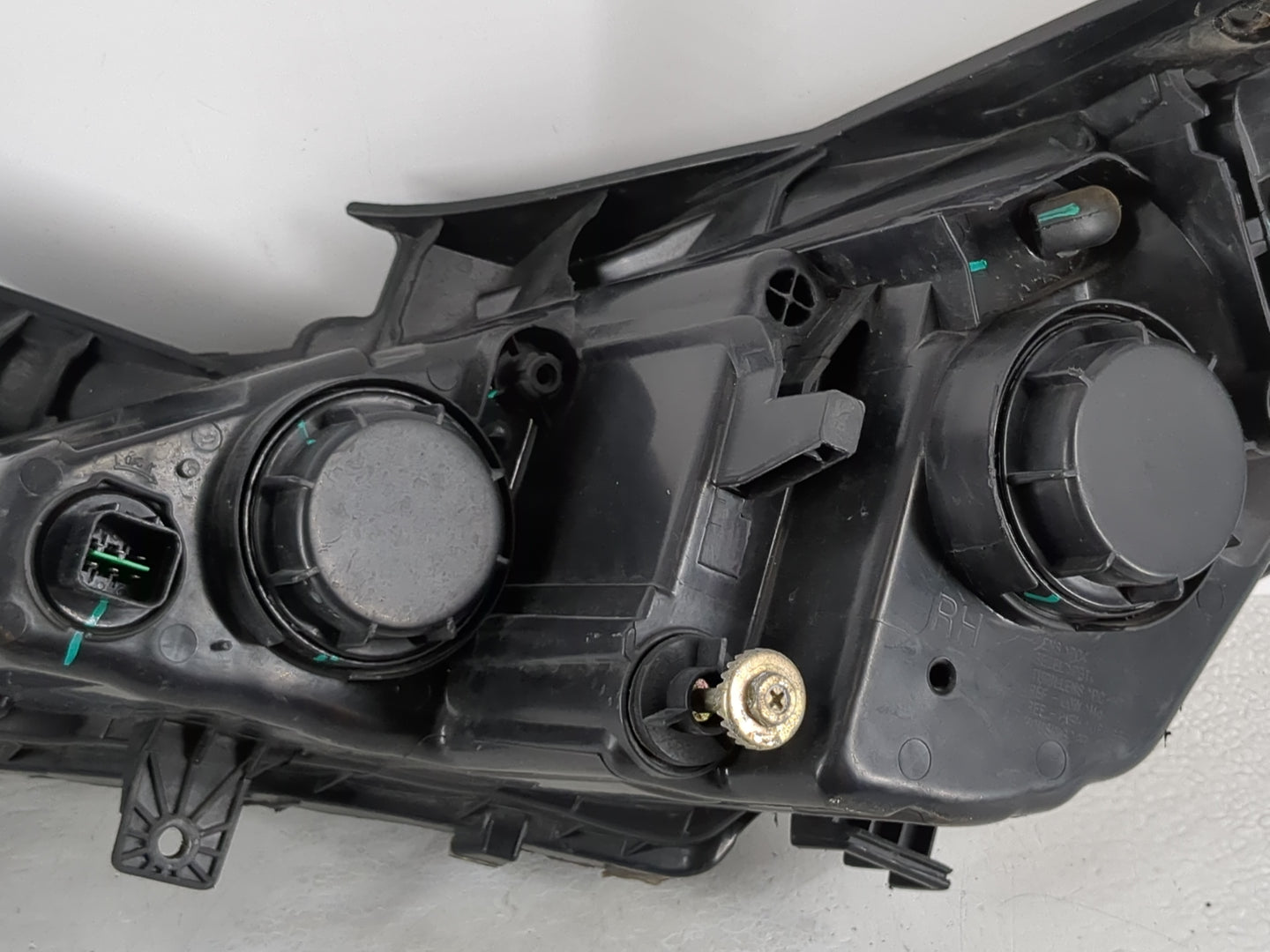 2011-2014 Hyundai Sonata Driver Left Oem Head Light Headlight Lamp - Oemusedautoparts1.com