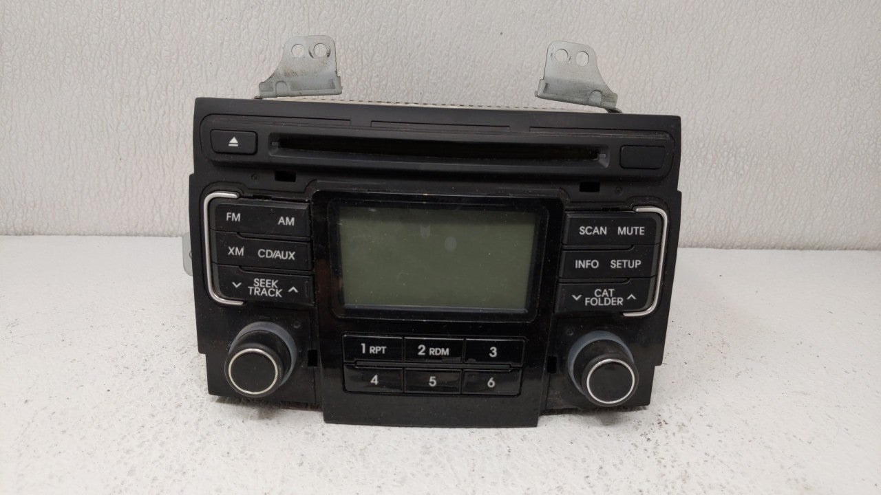 2011-2011 Hyundai Sonata Am Fm Cd Player Radio Receiver - Oemusedautoparts1.com