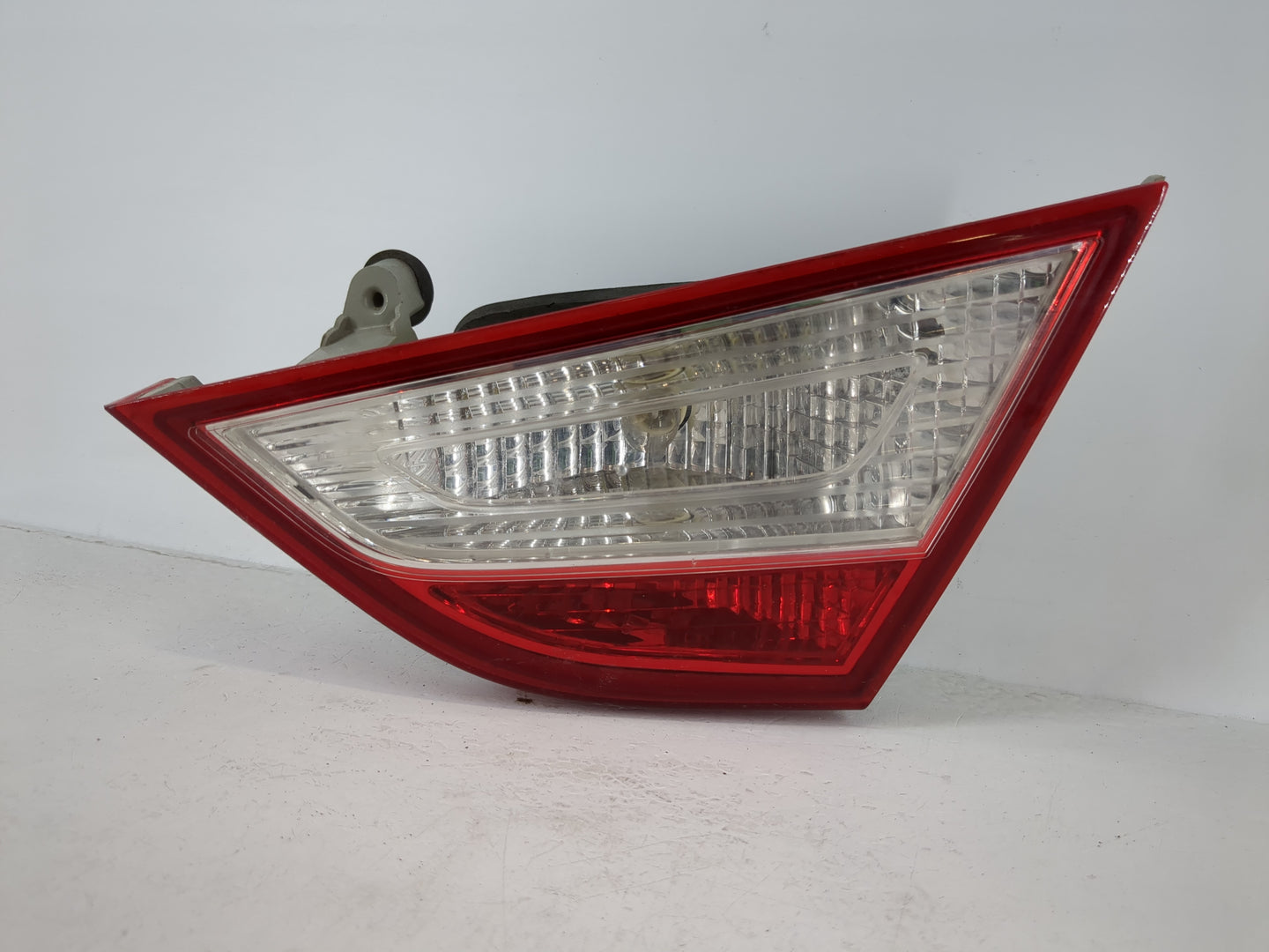 2011-2014 Hyundai Sonata Tail Light Assembly Passenger Right OEM P/N:92404-3Q Fits Fits 2011 2012 2013 2014 OEM Used Auto Pa