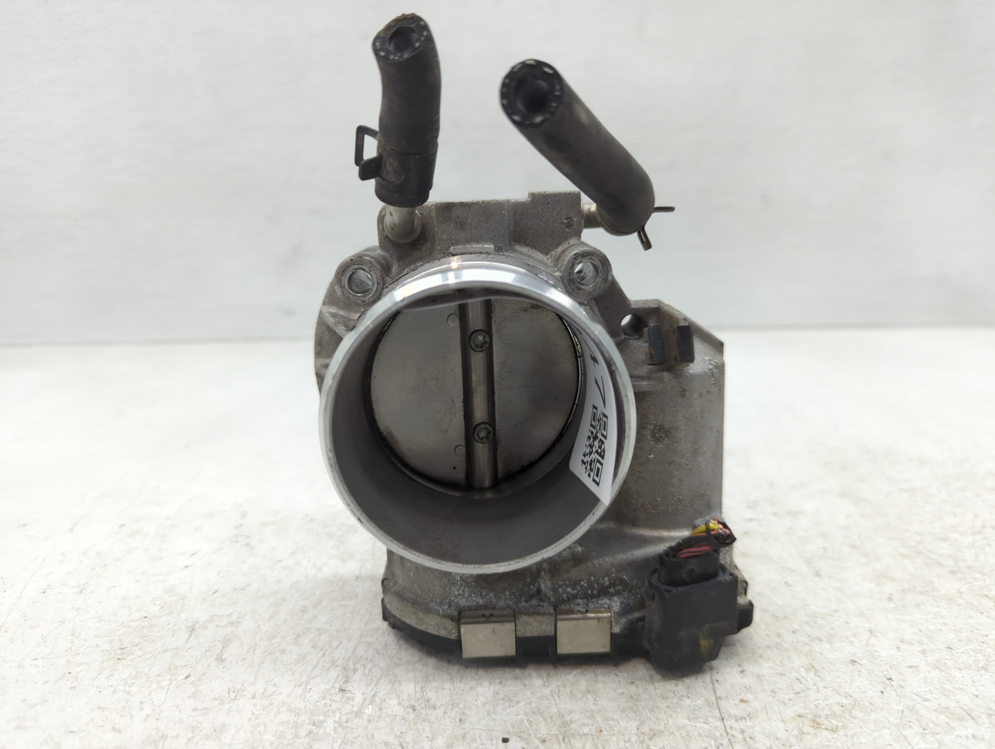 2011-2014 Hyundai Sonata Throttle Body P/N:35100-2G700 Fits Fits 2011 2012 2013 2014 2015 2016 OEM Used Auto Parts - Oemused