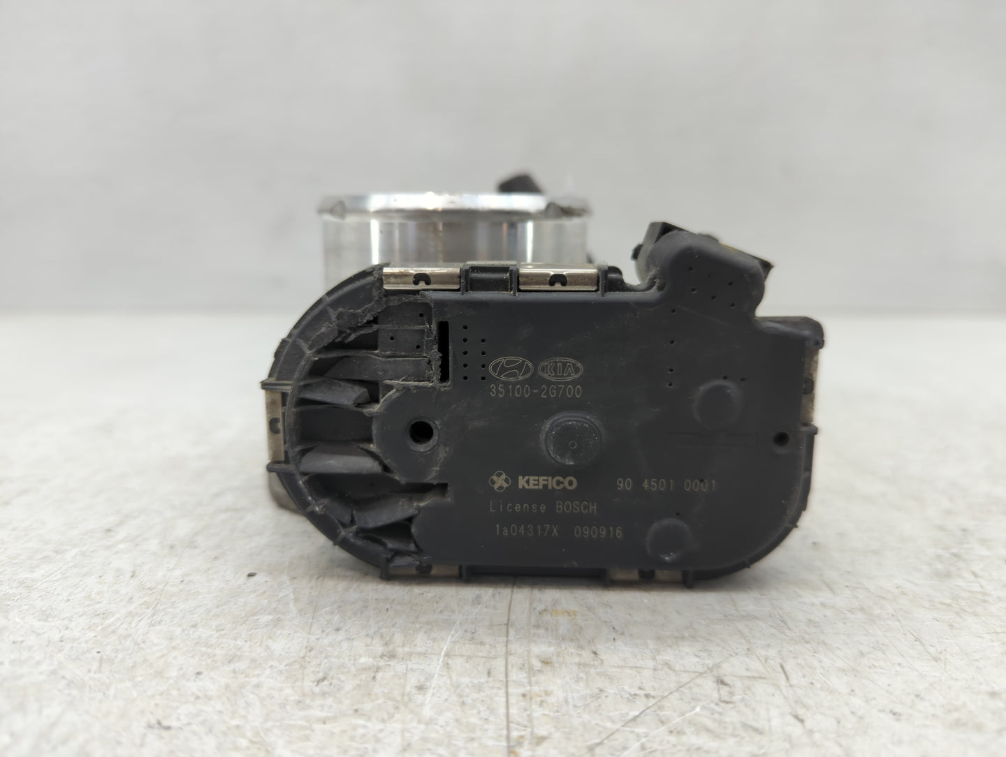 2011-2014 Hyundai Sonata Throttle Body P/N:35100-2G700 Fits Fits 2011 2012 2013 2014 2015 2016 OEM Used Auto Parts - Oemused